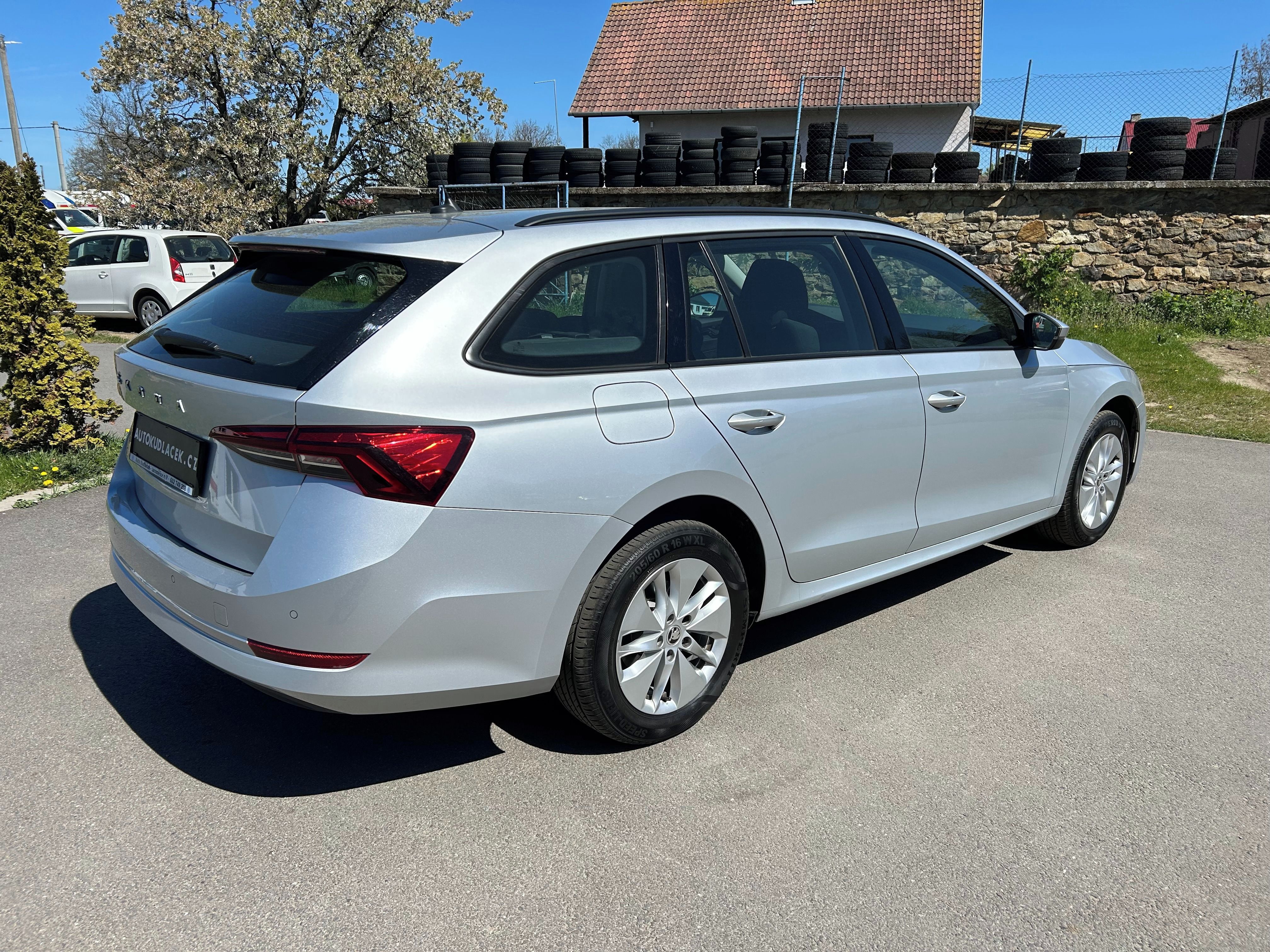 Škoda Octavia, 4 - 2.0 TDI 4x4 DSG 110kW - fotka 5
