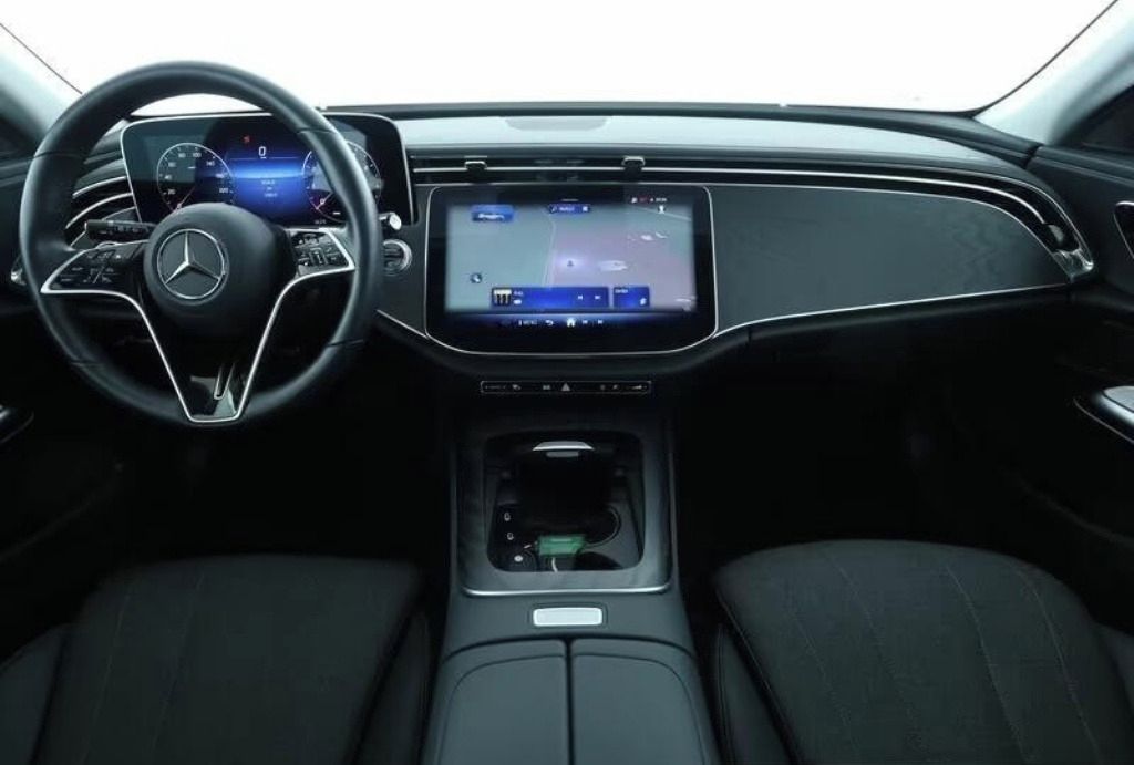Mercedes-Benz Třídy E, 200 T AVANTGARDE Advanced - fotka 3