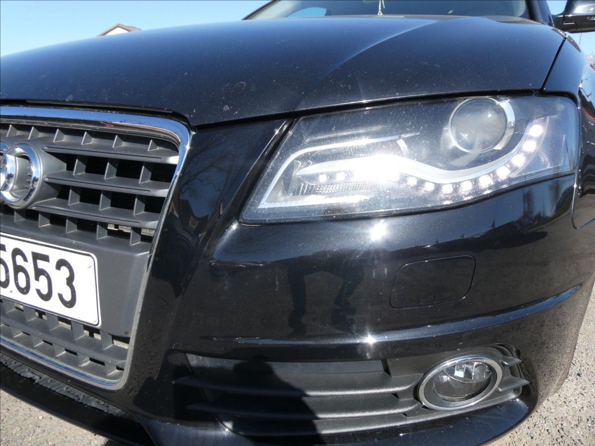 Audi A4, 2,0 TDI 105kW multitronic,xeno - fotka 4
