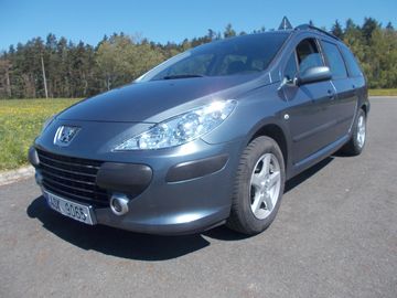 1,6 80KW velmi zachovalé auto