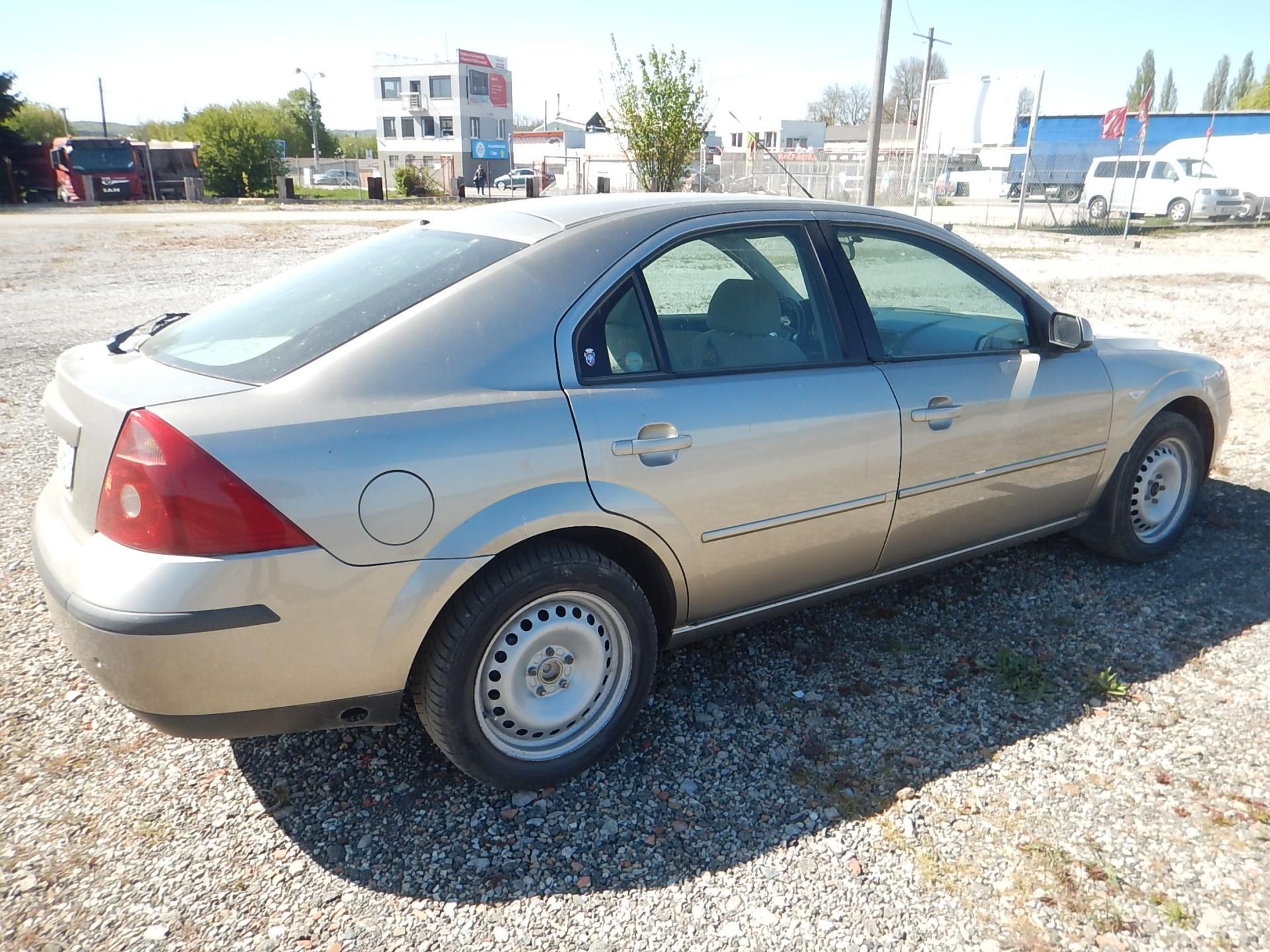 Ford Mondeo, 2.0 i 107 KW - fotka 4