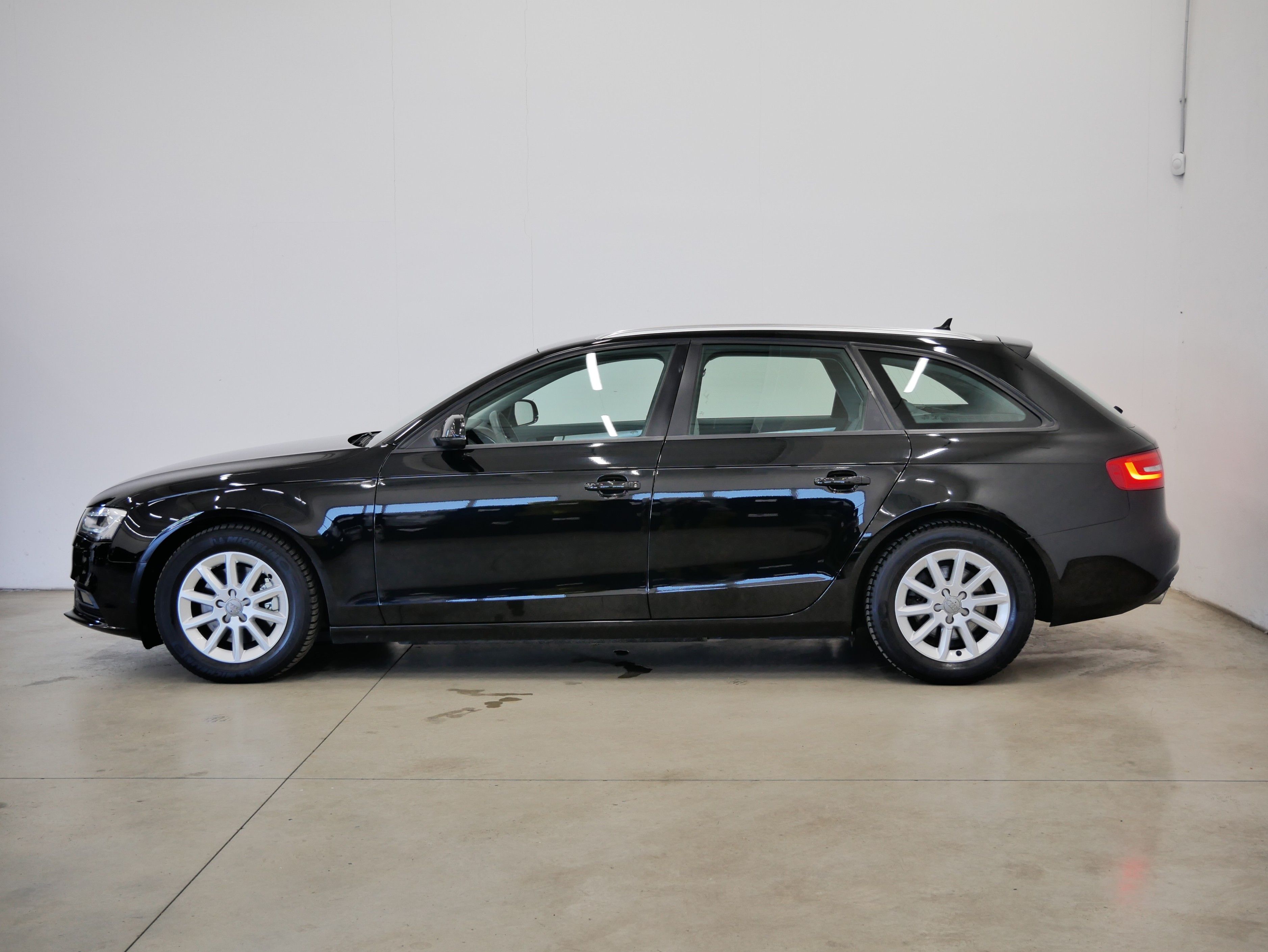 Audi A4, 2.0 TDI 130kW quattro Ambition - fotka 3