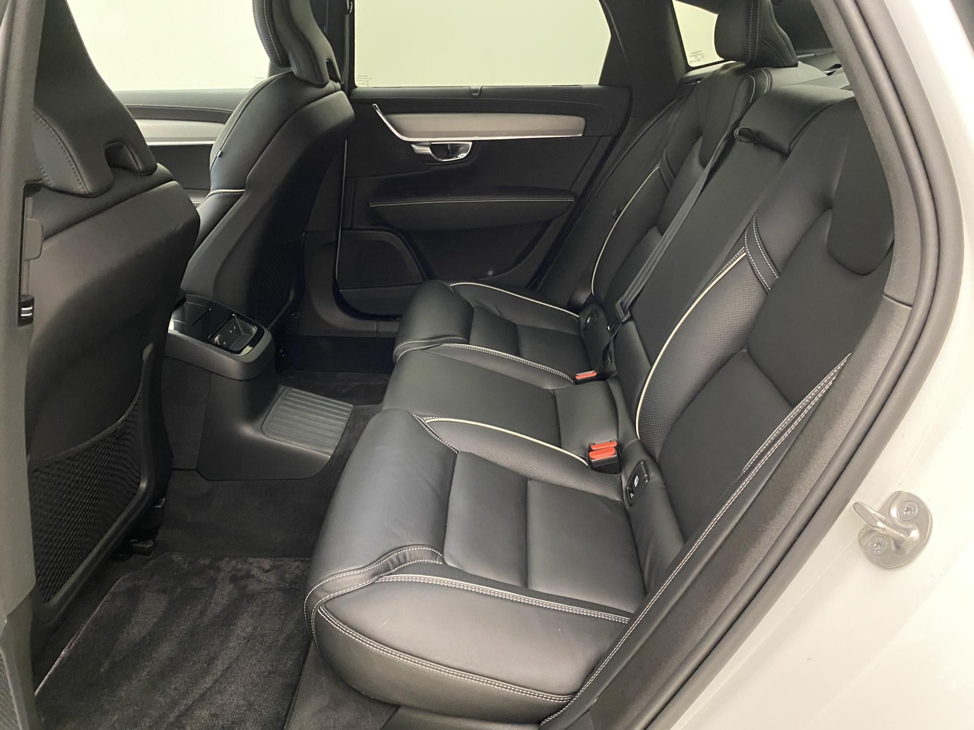 Volvo S90, T8 AWD RECHARGE DARK PLUS AUT - fotka 4