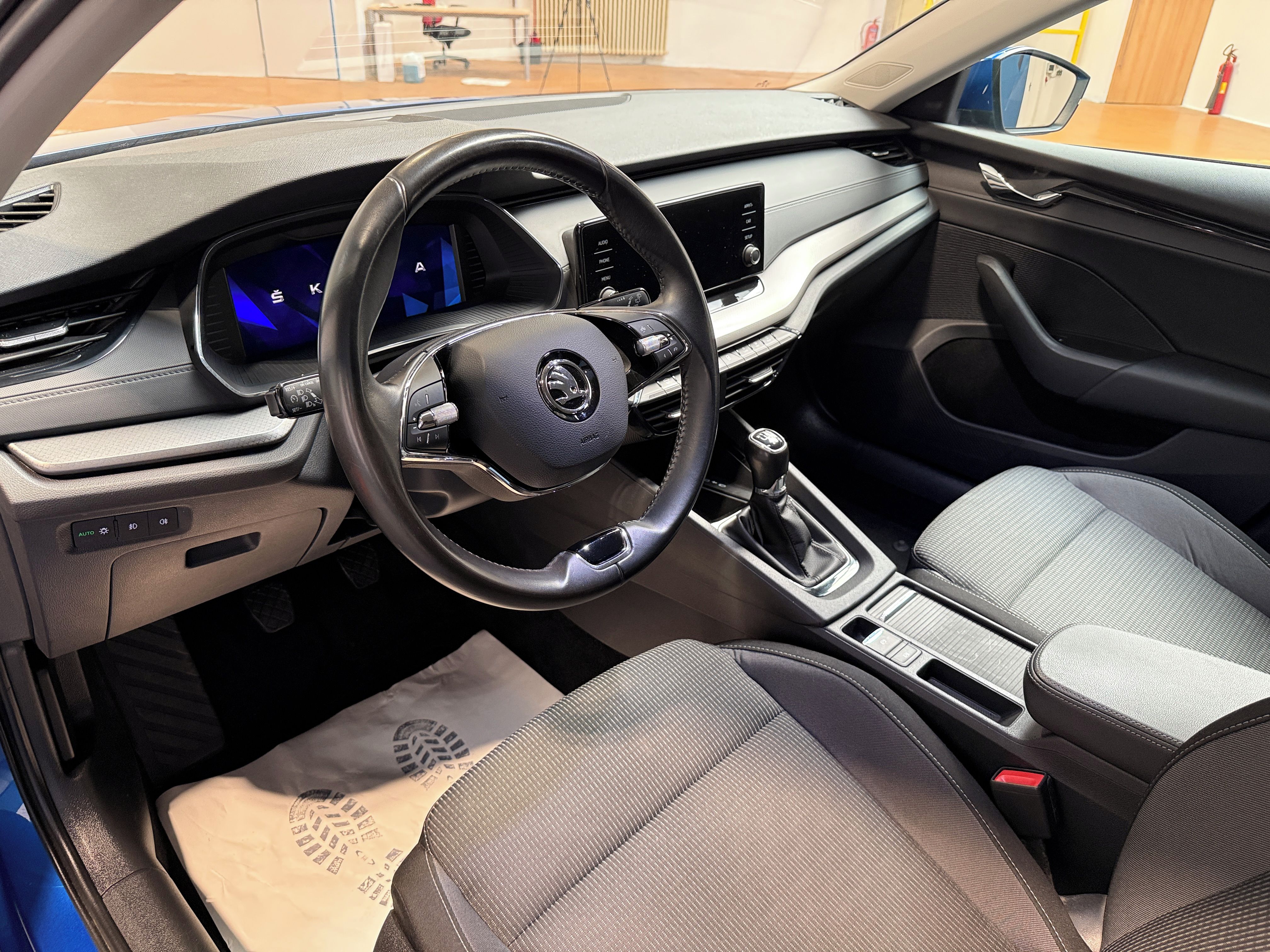 Škoda Octavia, 2.0 TDI 85kW Ambition Combi - fotka 5