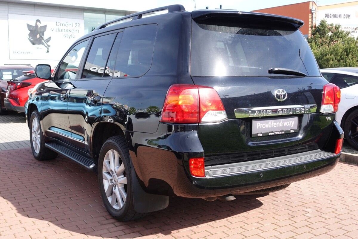 Toyota Land Cruiser, 4.5D-4D V8 200kW 6A/T Lux+ - fotka 6