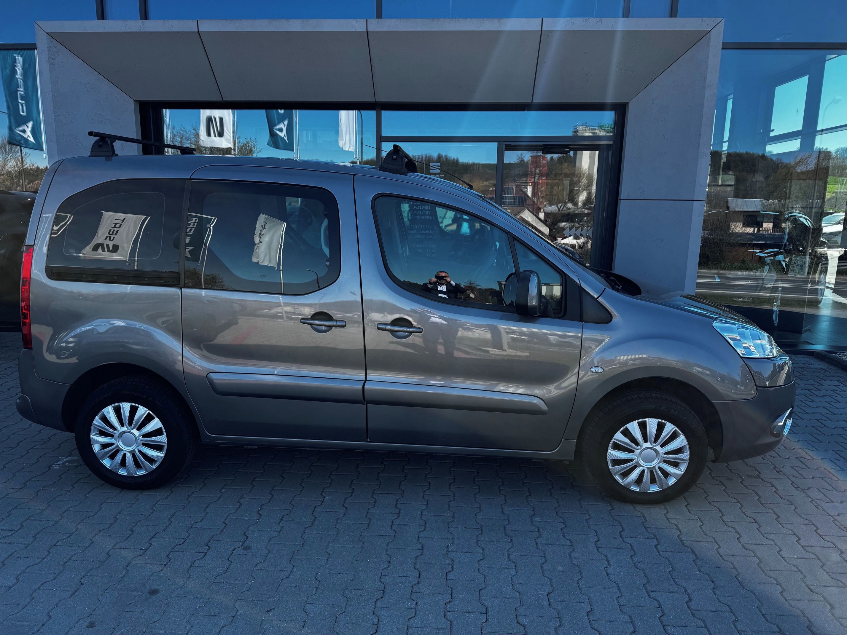 Peugeot Partner Tepee, Benzin 1.6i 66kW, Klima - fotka 5