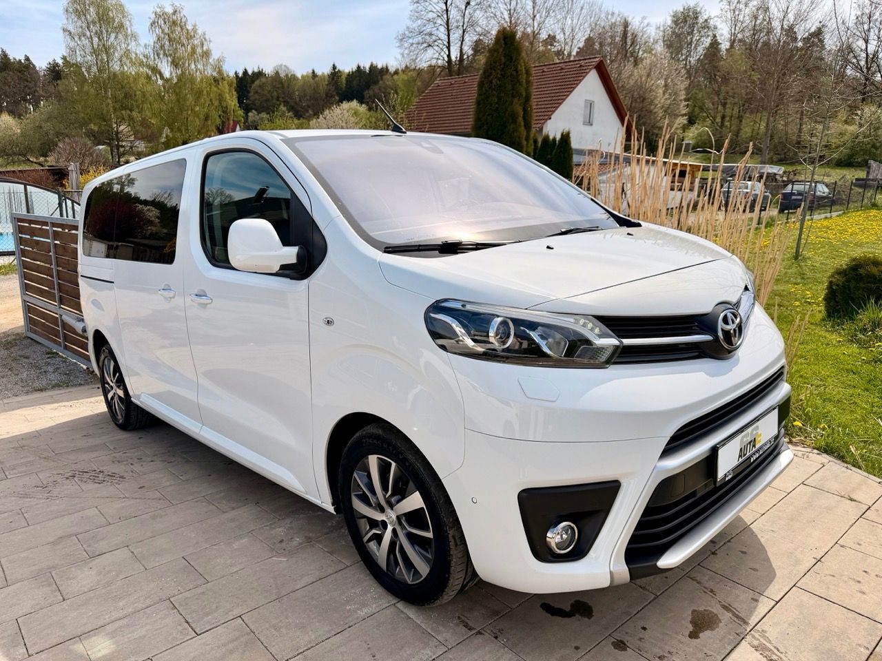 Toyota Proace, 130kW Automat 8.míst WEBASTO - fotka 6