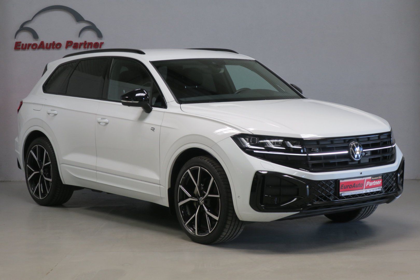 Volkswagen Touareg, R-LINE 3,0TDI 210kW  Head-up - fotka 5