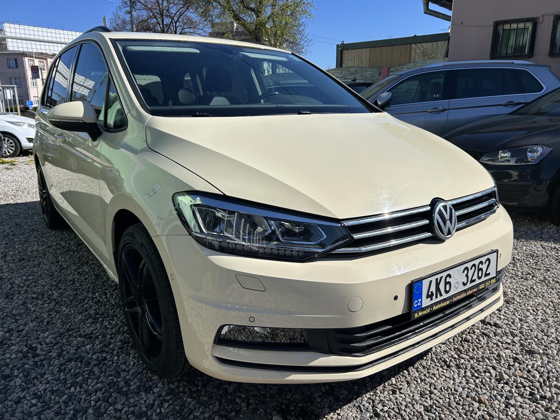 Volkswagen Touran - fotka 4
