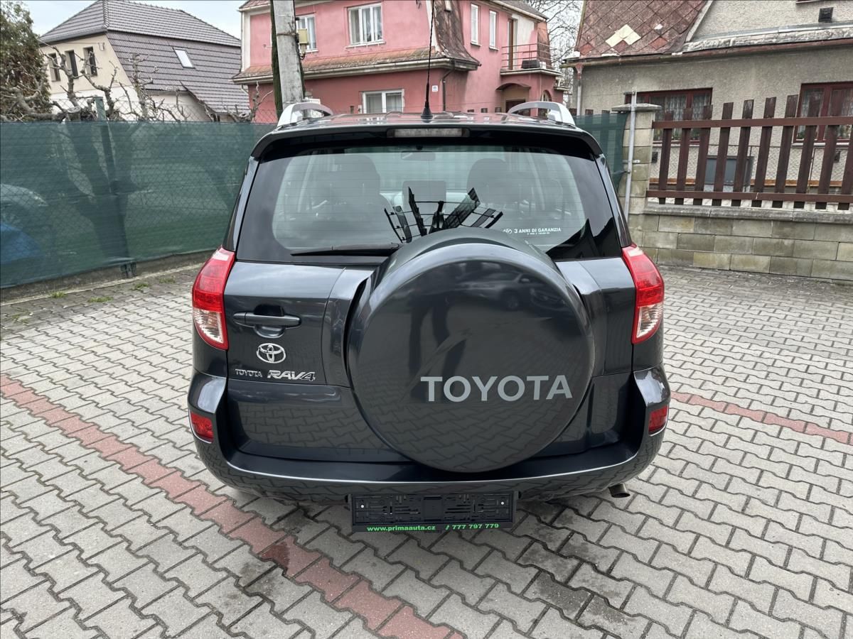 Toyota Rav4, 2,2 D-4D BEZ KOROZE PO SERVISE - fotka 6