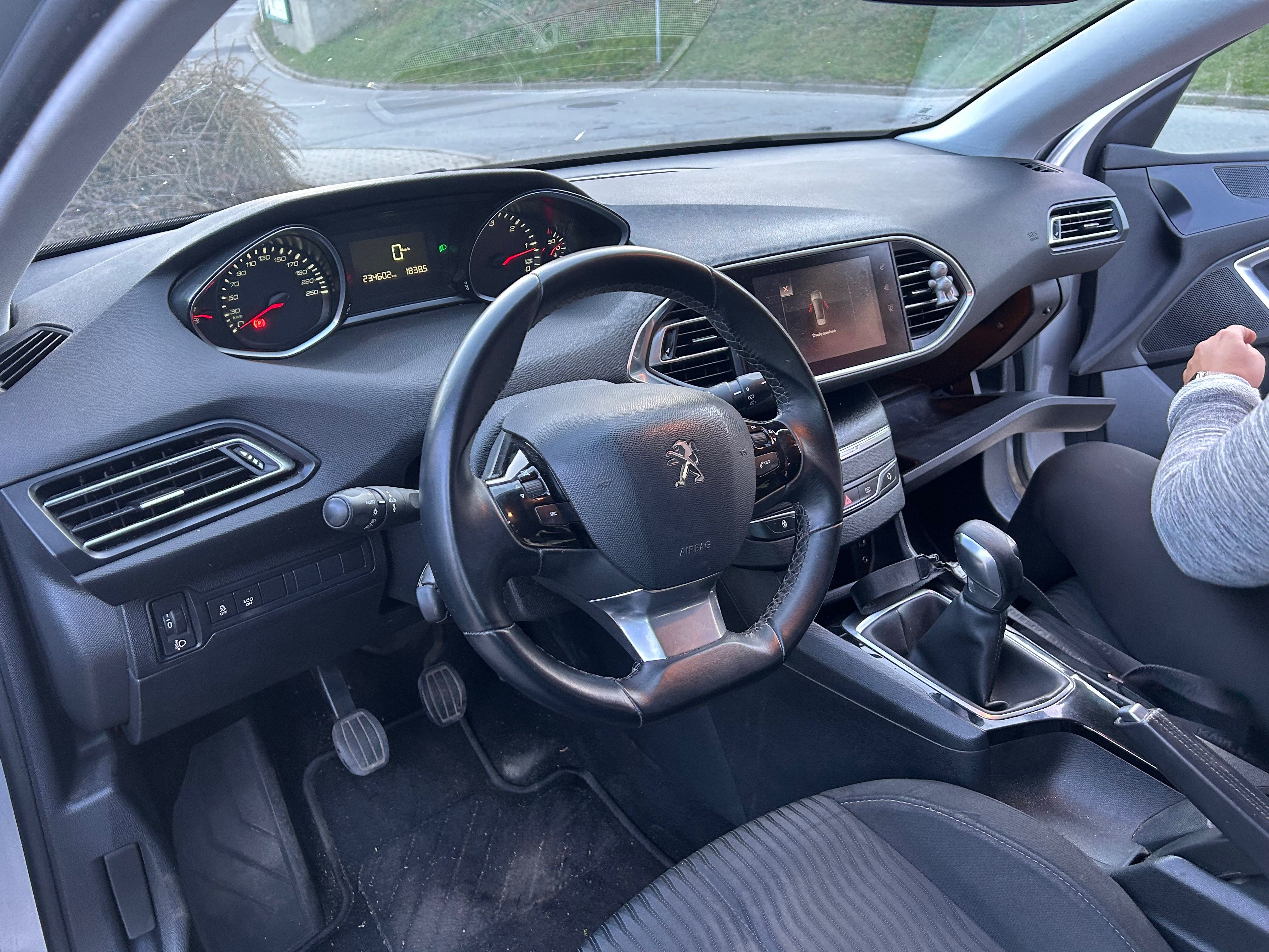 Peugeot 308 - fotka 5
