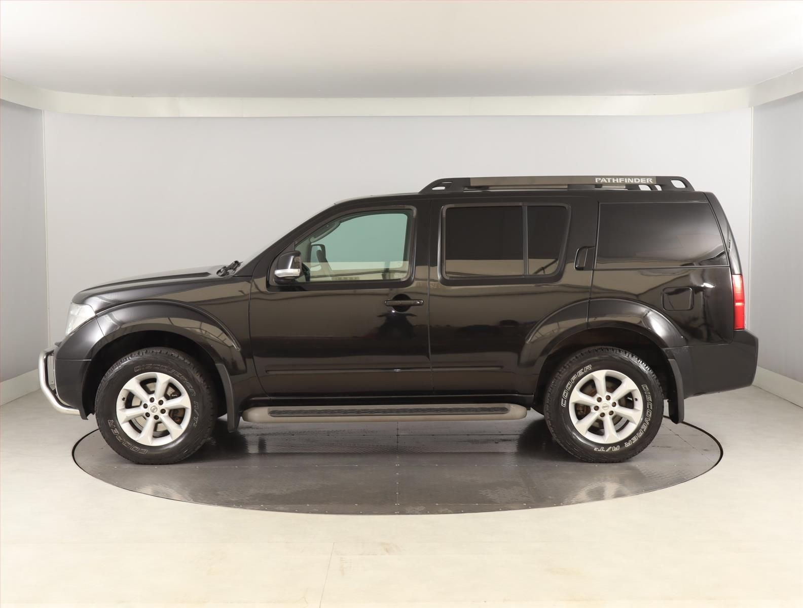Nissan Pathfinder, 2.5 dCi, 4X4, Automat, Navi - fotka 3