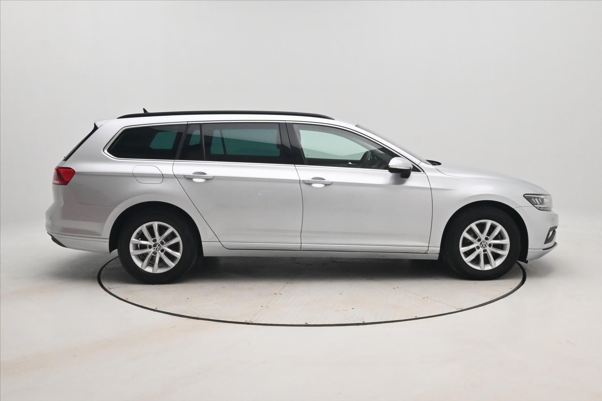 Volkswagen Passat, 2,0 TDI 110 kW DSG BUSINESS VŮ - fotka 4