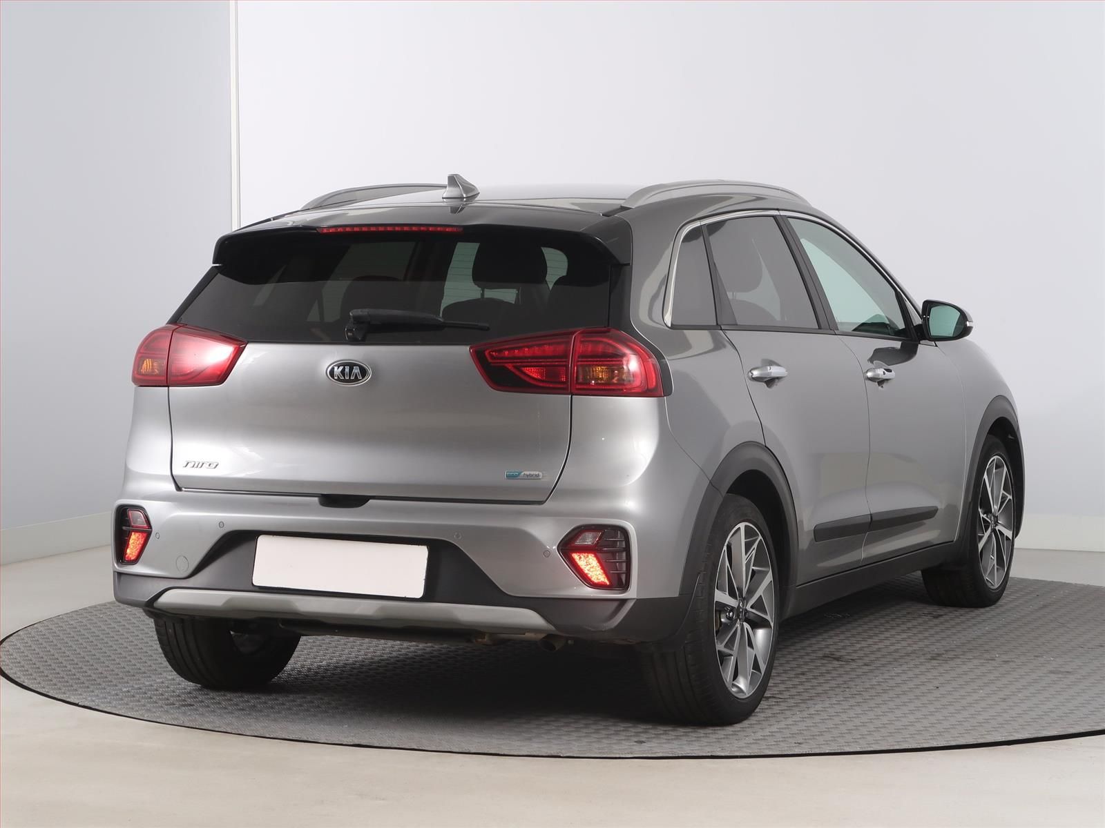 Kia Niro, Hybrid, Automat, ČR,1.maj - fotka 5