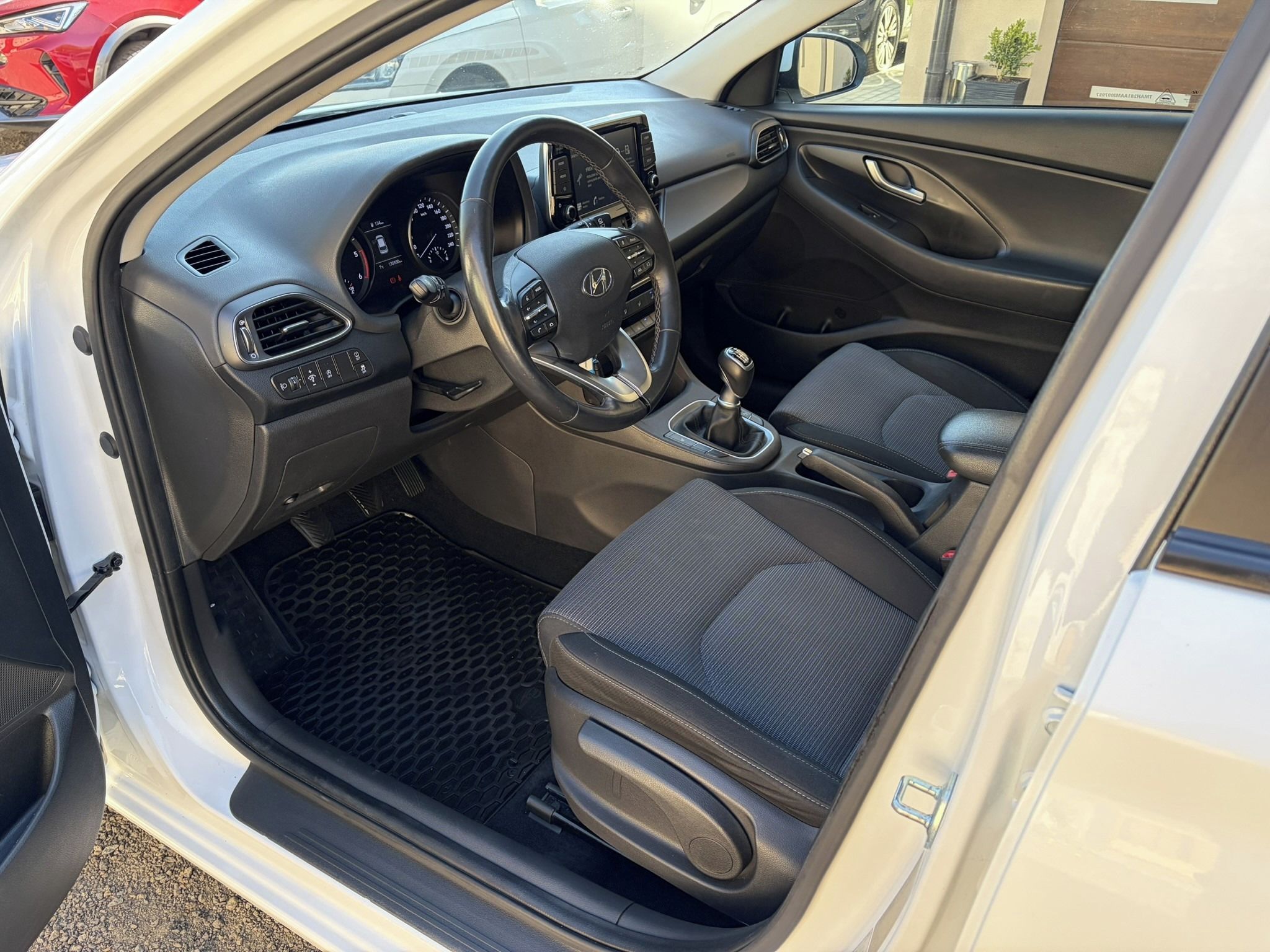 Hyundai i30, 1.6 crdi.1 majitel ČR. 135 tkm - fotka 4