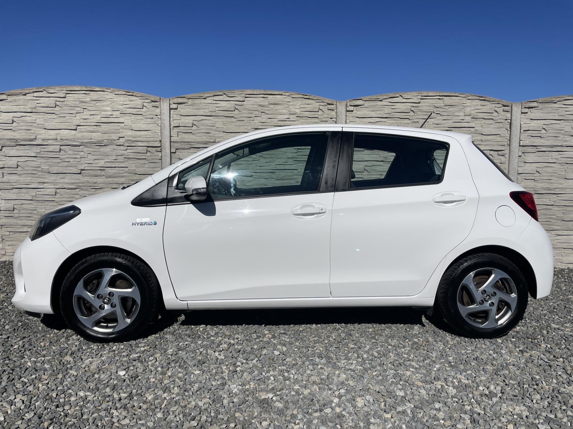 Toyota Yaris, 1.5i 16v HYBRID 142TKM TOP 1A!
