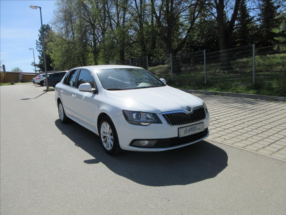 Škoda Superb, 2,0 TDi 103 Kw, Xenon, Vyhř. N - fotka 4