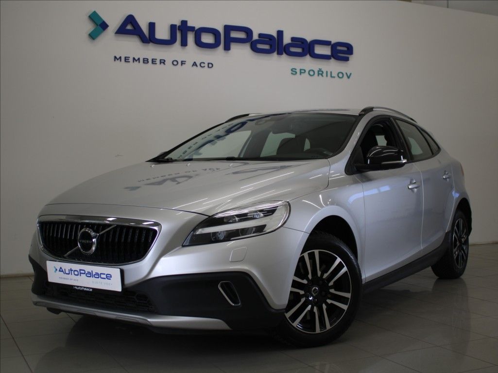 Volvo V40, 2,0 D3 110kW Cross Country LED