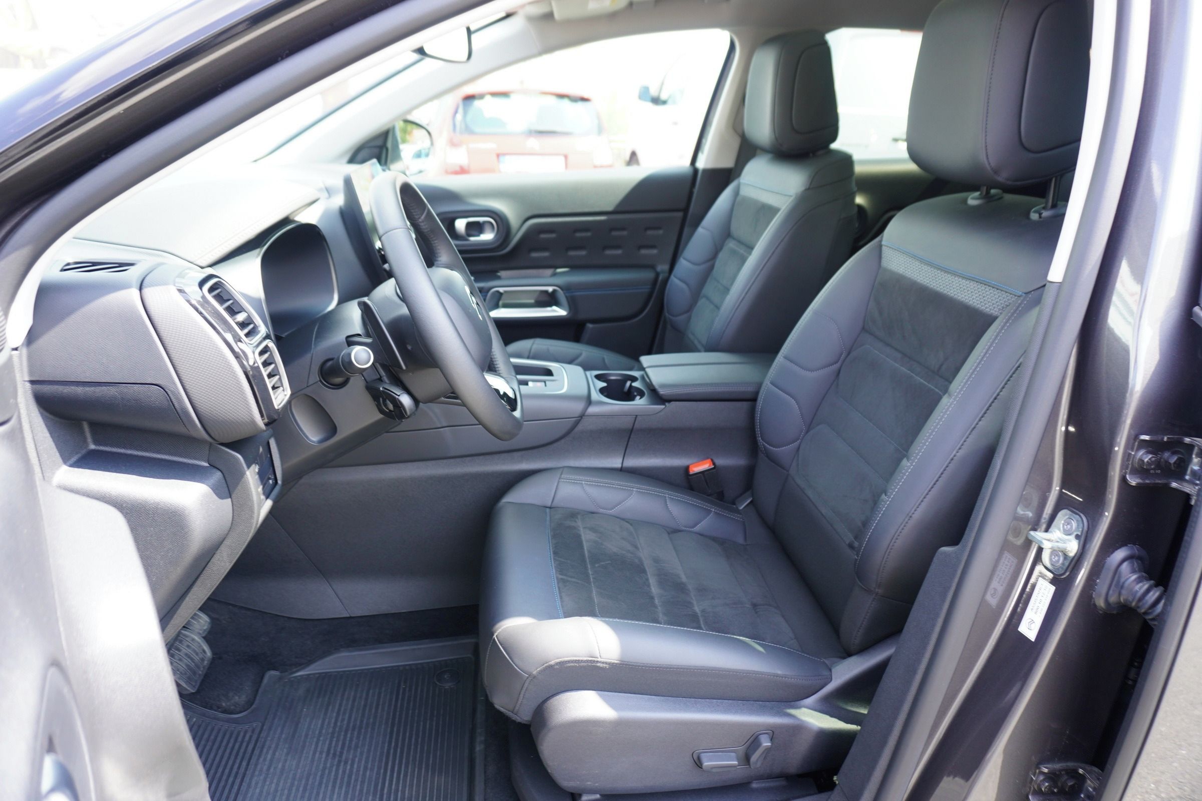 Citroën C5 Aircross, 1.5BHDi 130EAT8 MAX - fotka 6