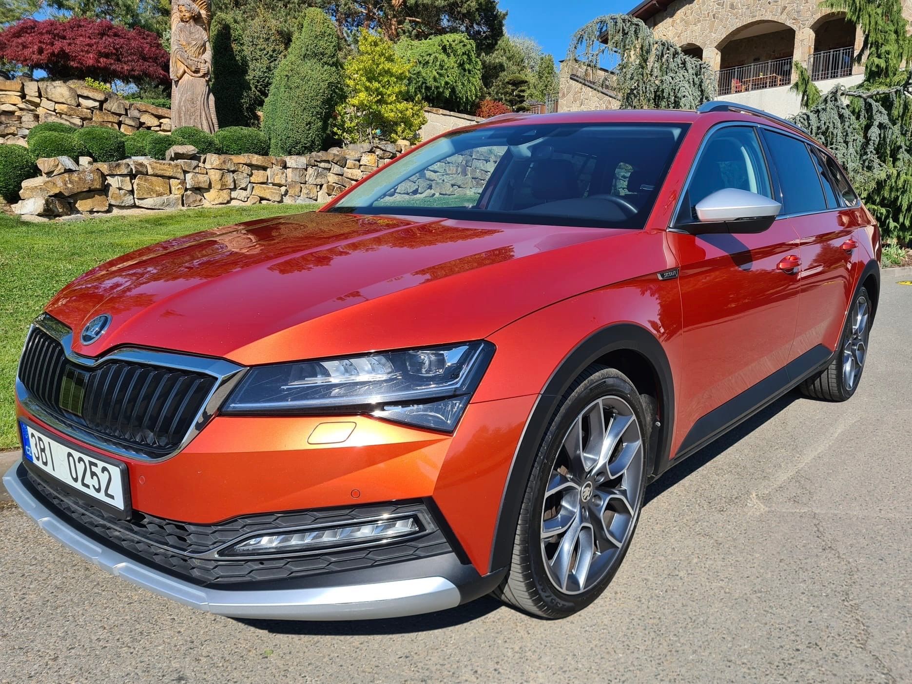 Škoda Superb, 2.0 TDI 140 kW DSG 4x4 Scout