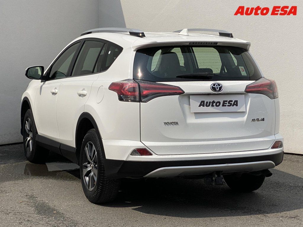 Toyota Rav4, 2.0 D-4D,TZ,navi,kamera - fotka 6