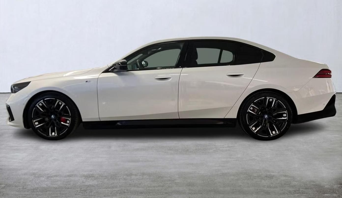 BMW i5, M60 xDrive M 360k HuD Panorama - fotka 3