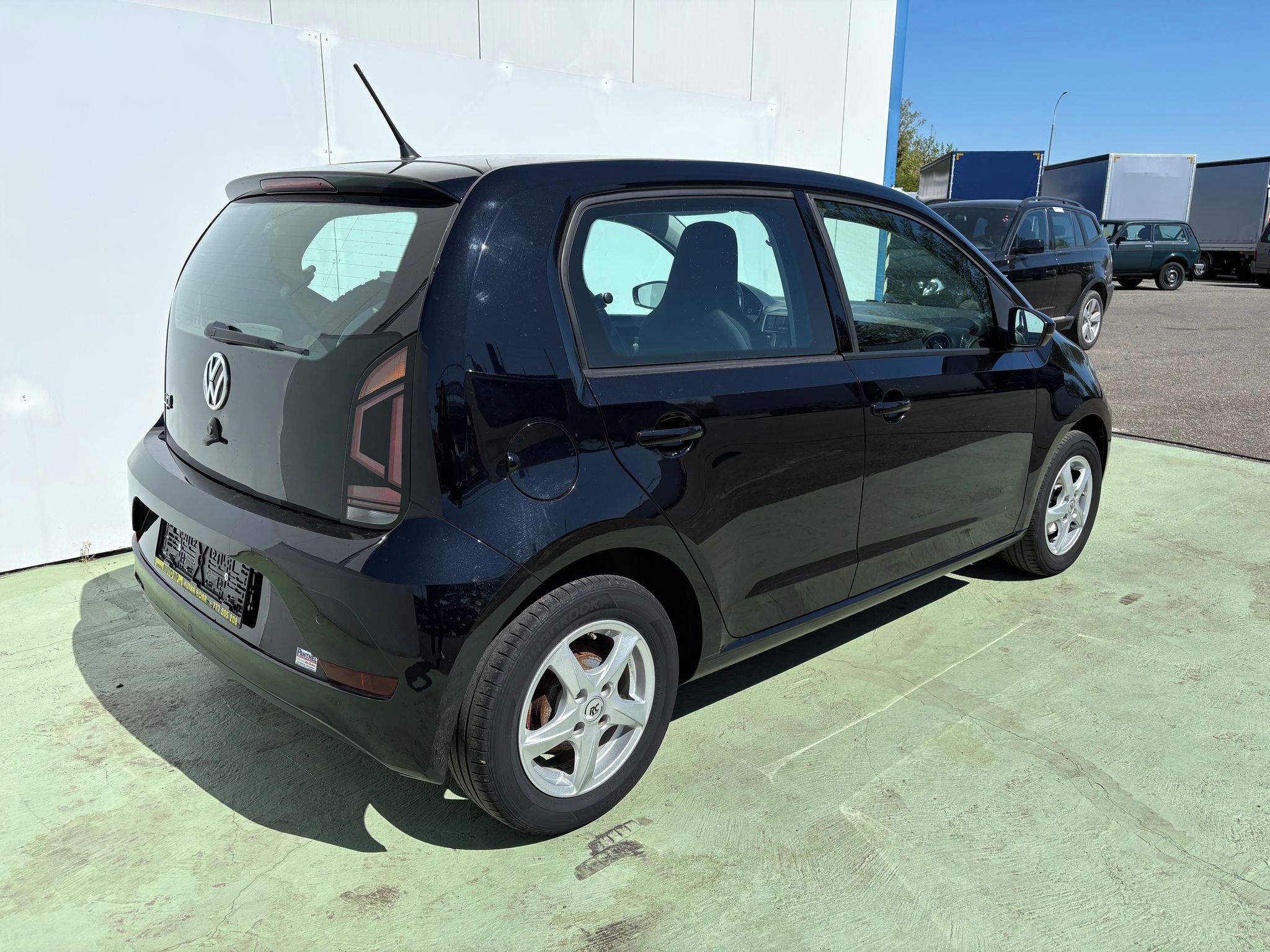 Volkswagen Up!, 1.0, 55kW, Klima, Výhřevy - fotka 2