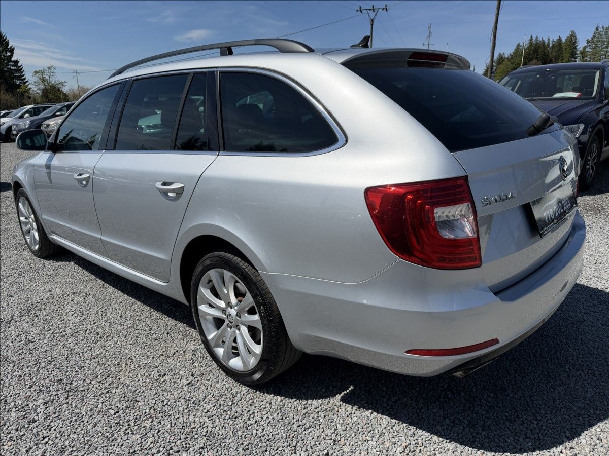 Škoda Superb, 2,0   TDI 103 KW DSG - fotka 5