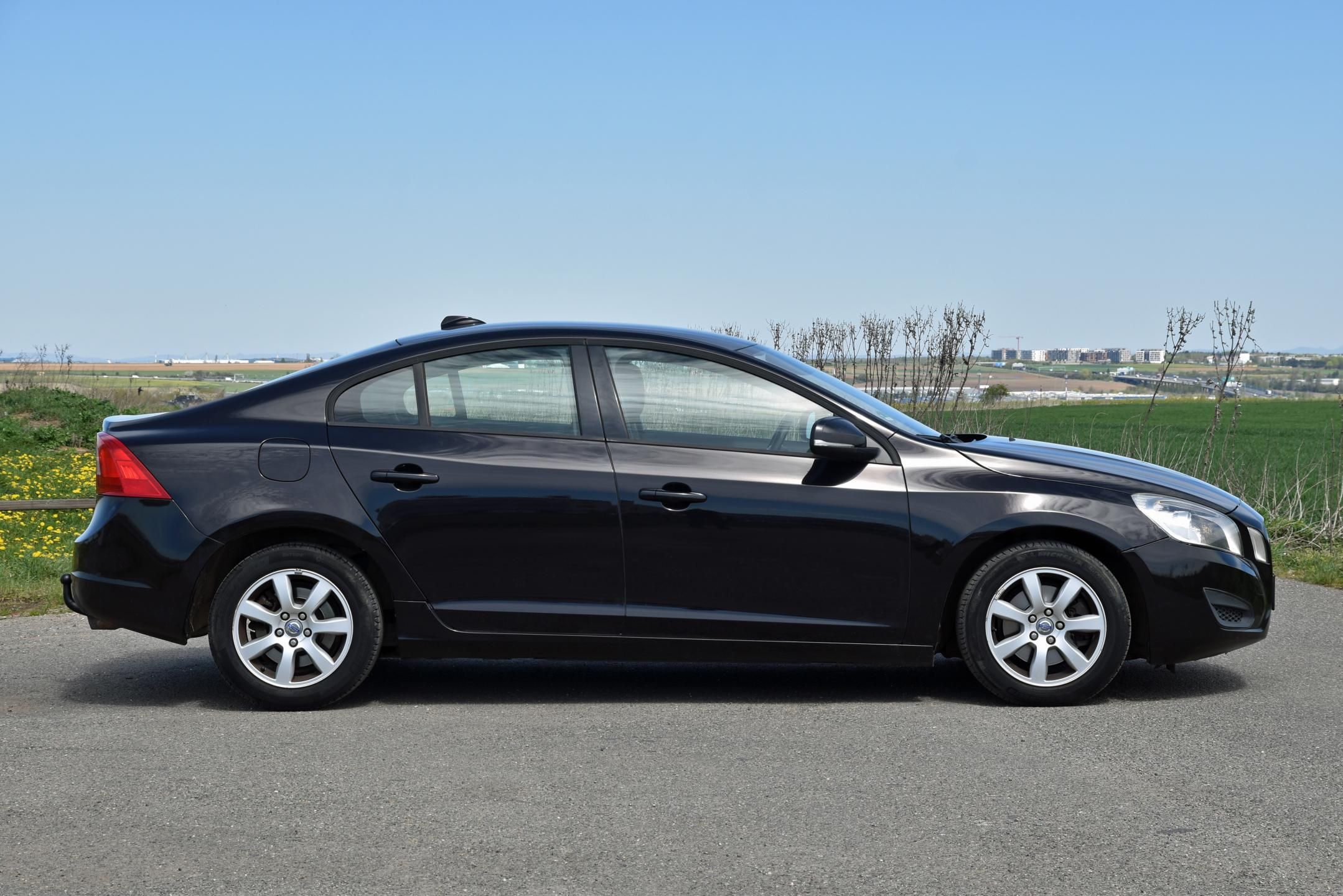 Volvo S60, T4 132 kW A/T,NAVI,TEMP,PDC,TZ - fotka 5