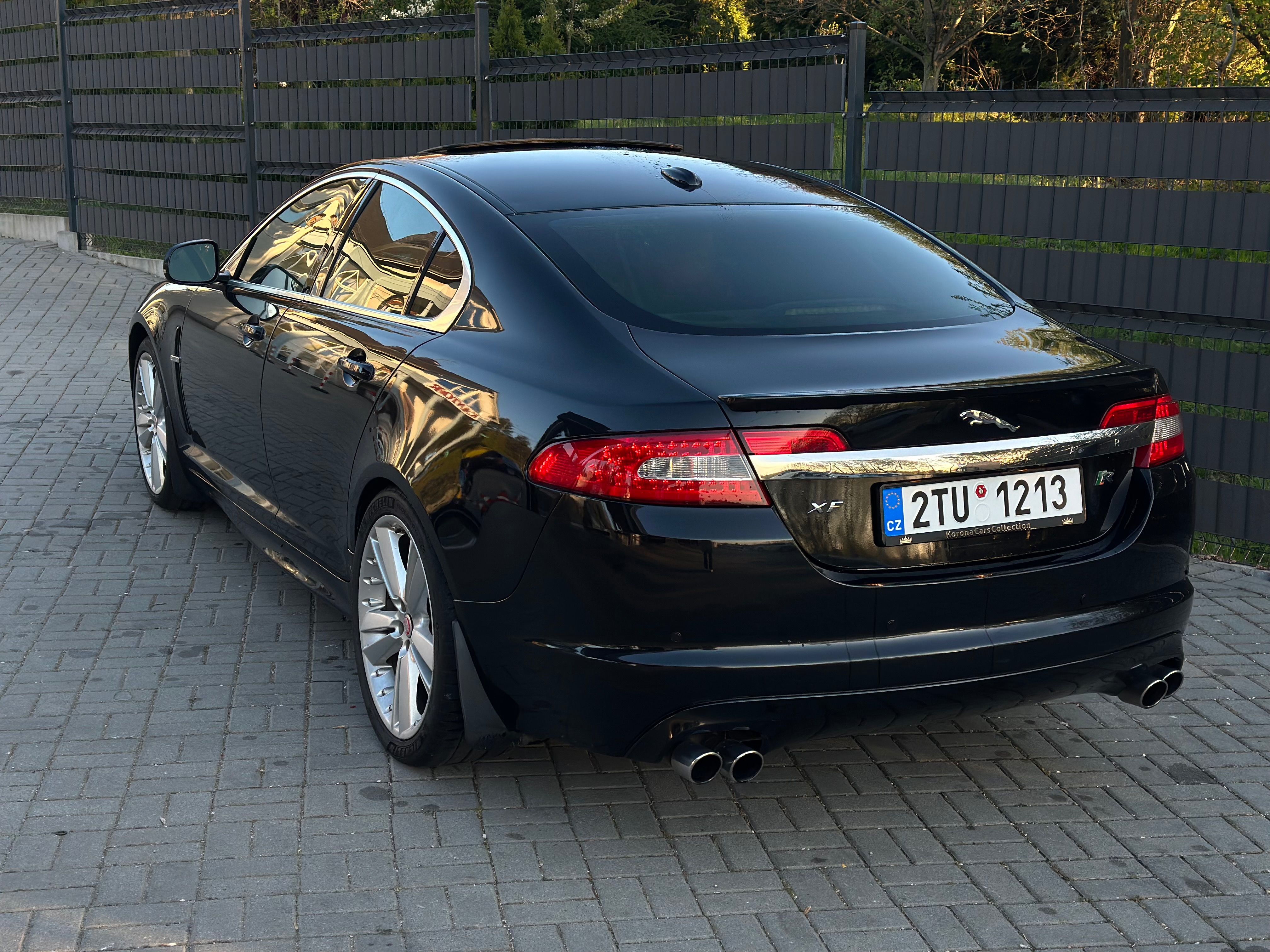 Jaguar XF, XFR 5.0 V8 Kompressor - fotka 6