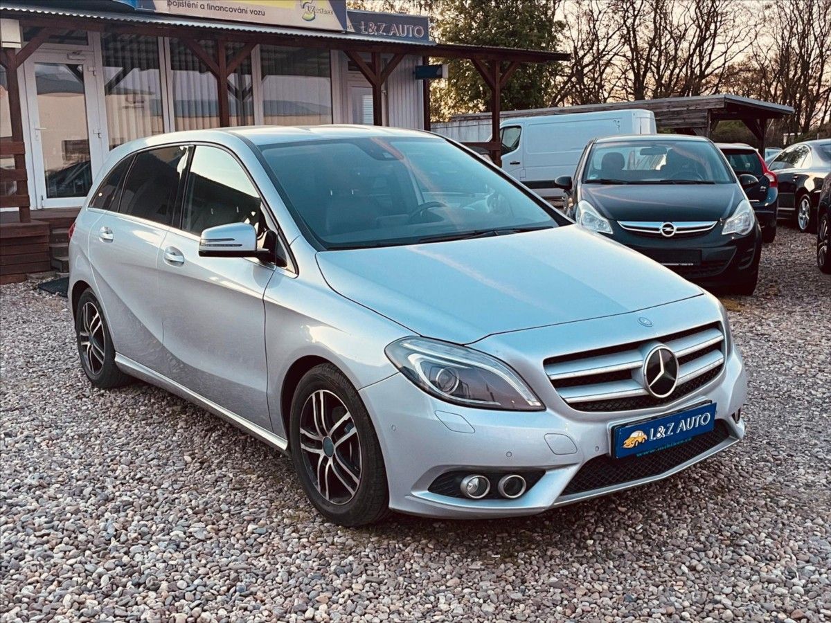 Mercedes-Benz Třídy B, 1,6 220 - fotka 3