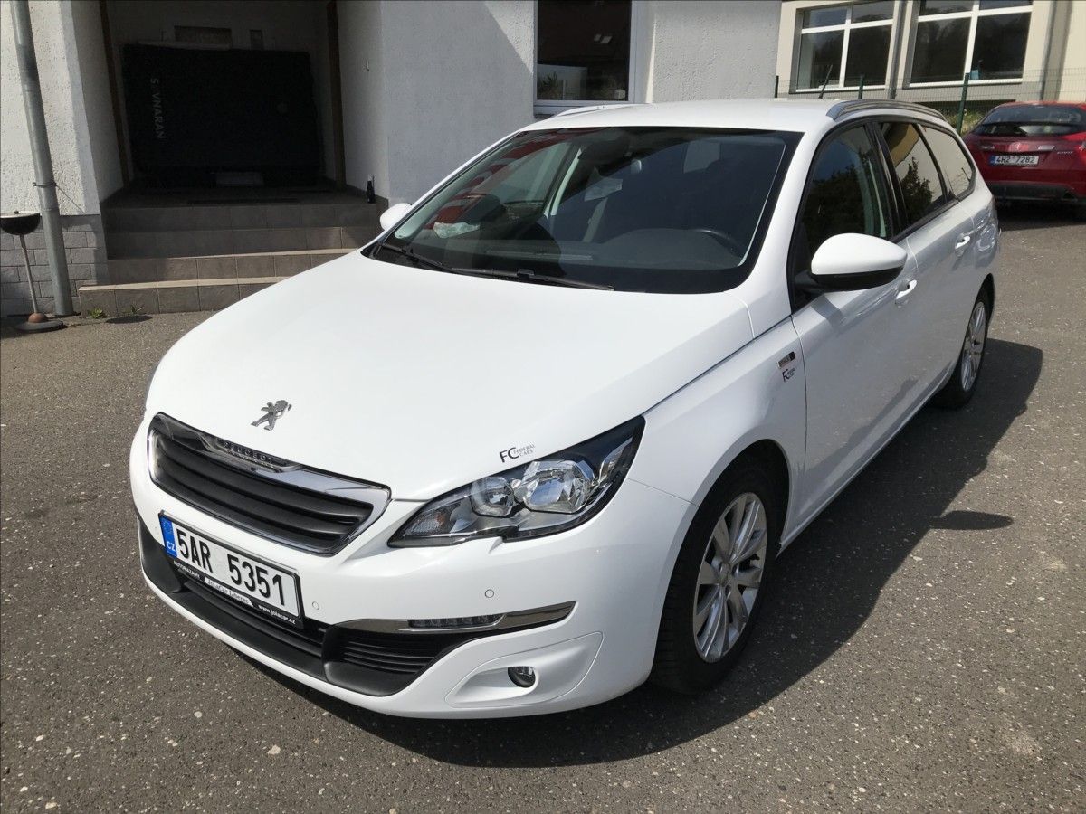 Peugeot 308, 1,2 PT Combi 81kW - fotka 4