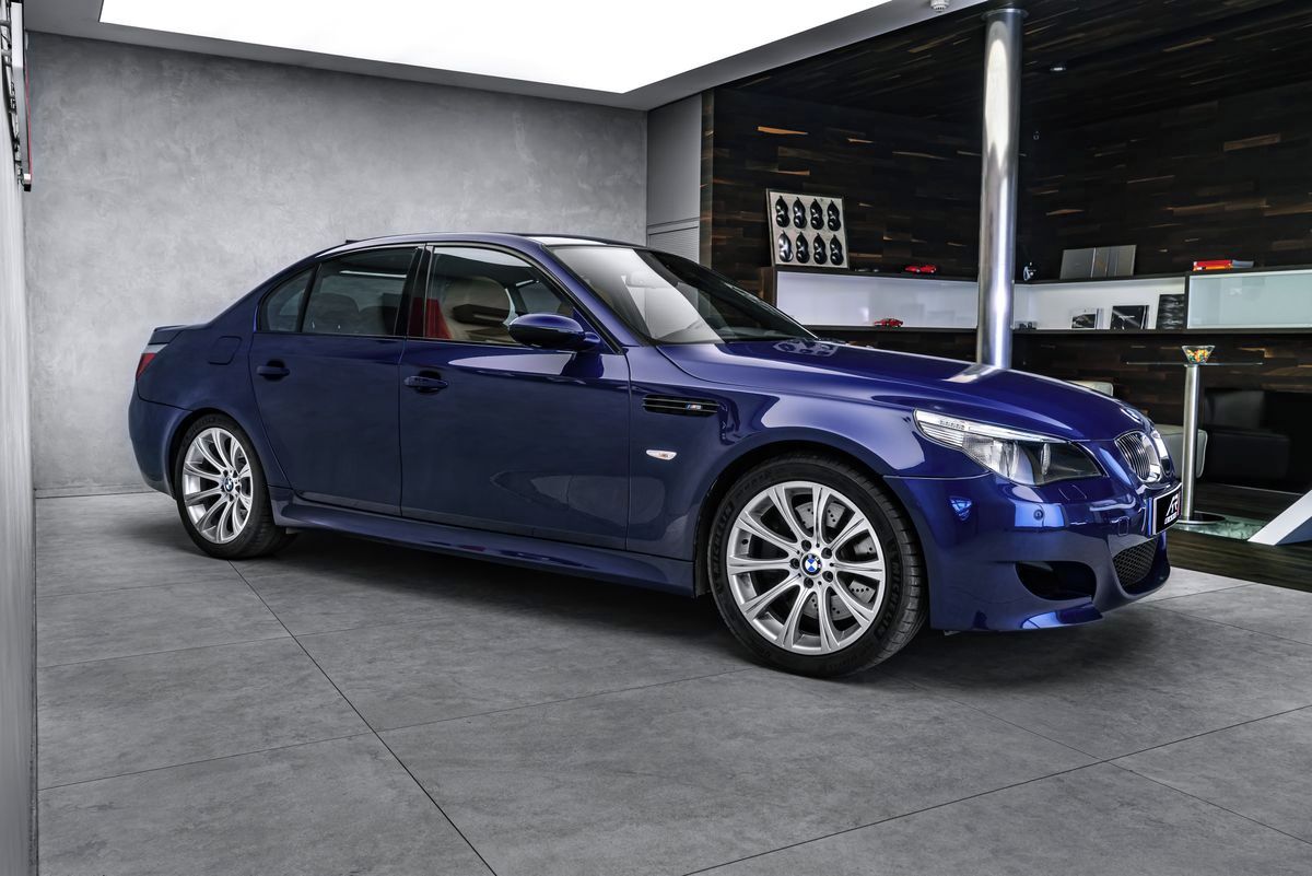 BMW M5, V10 5.0 manuál - fotka 4