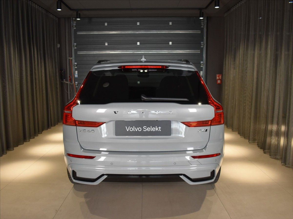 Volvo XC60, 2,0 B4 AWD Plus Blis,Bezklíč - fotka 5
