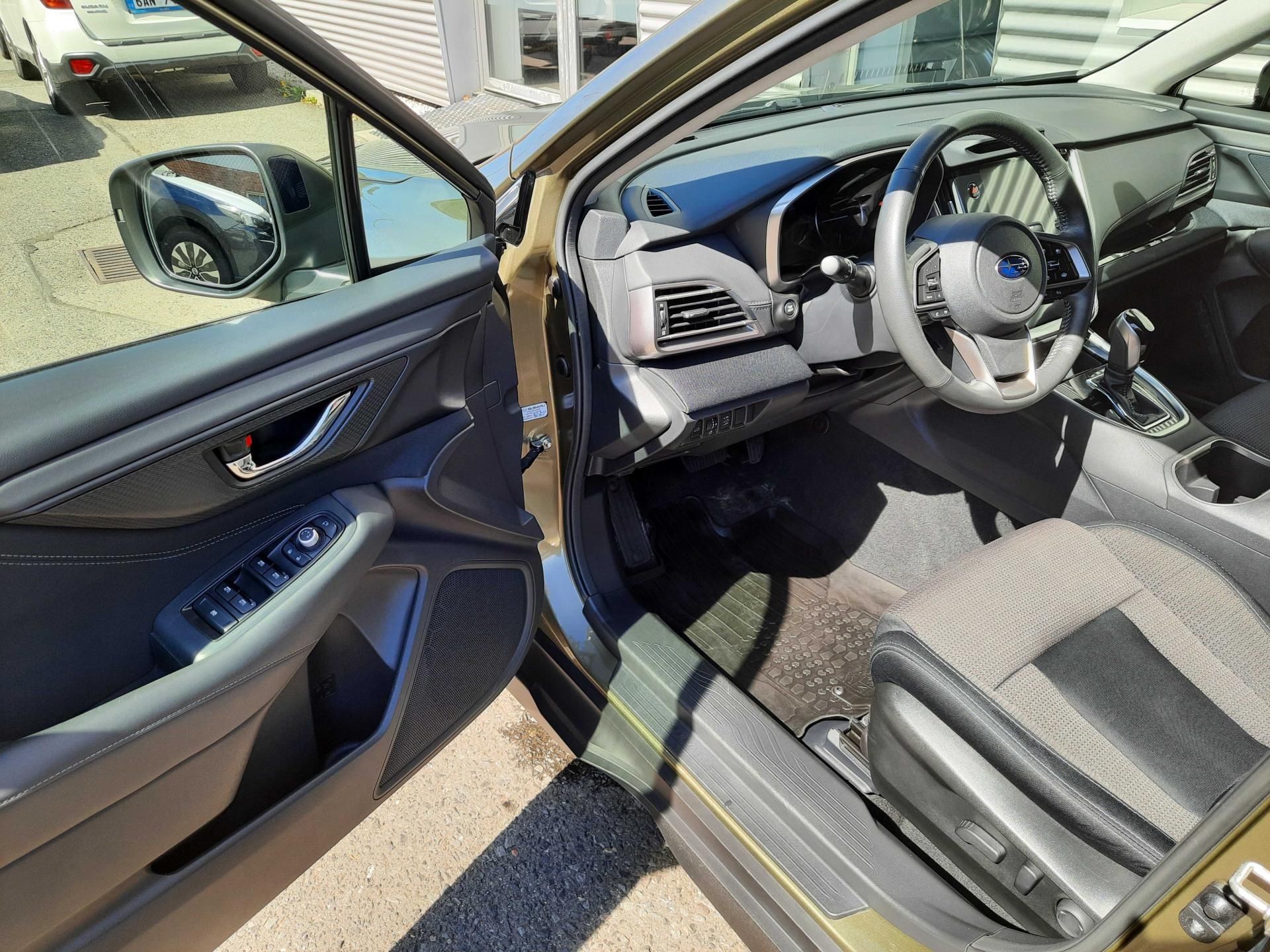 Subaru Outback, 2,5i ES Comfort - fotka 6