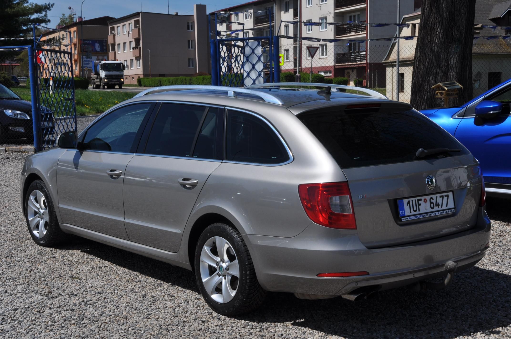 Škoda Superb, II 2.0TDi 103kW KOMBI Panorama - fotka 4