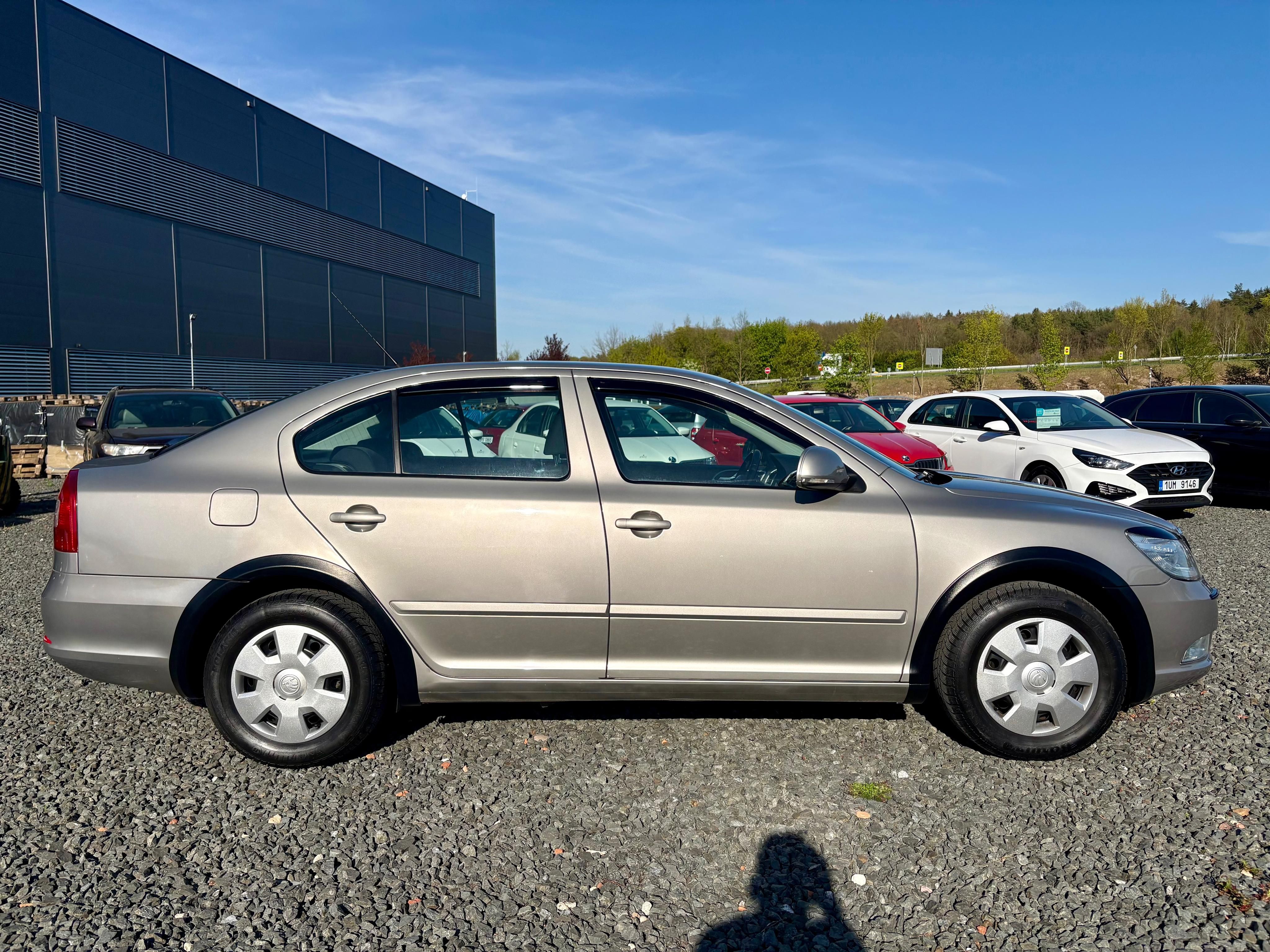 Škoda Octavia, 1.6TDi 77kw Elegance Původ ČR - fotka 4