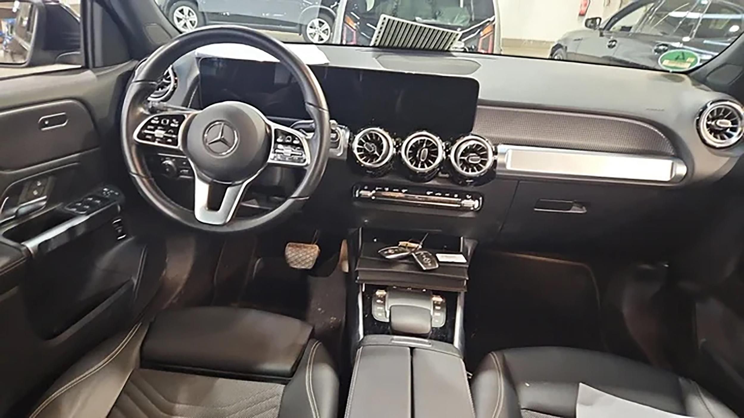 Mercedes-Benz EQB, EQB 250 67 kWh - fotka 5
