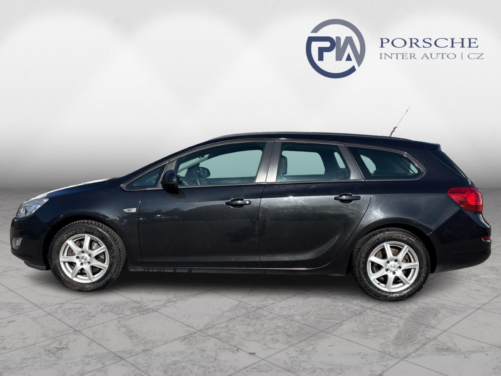Opel Astra, 1.7 TDCi Sports Tourer 81 kW - fotka 3