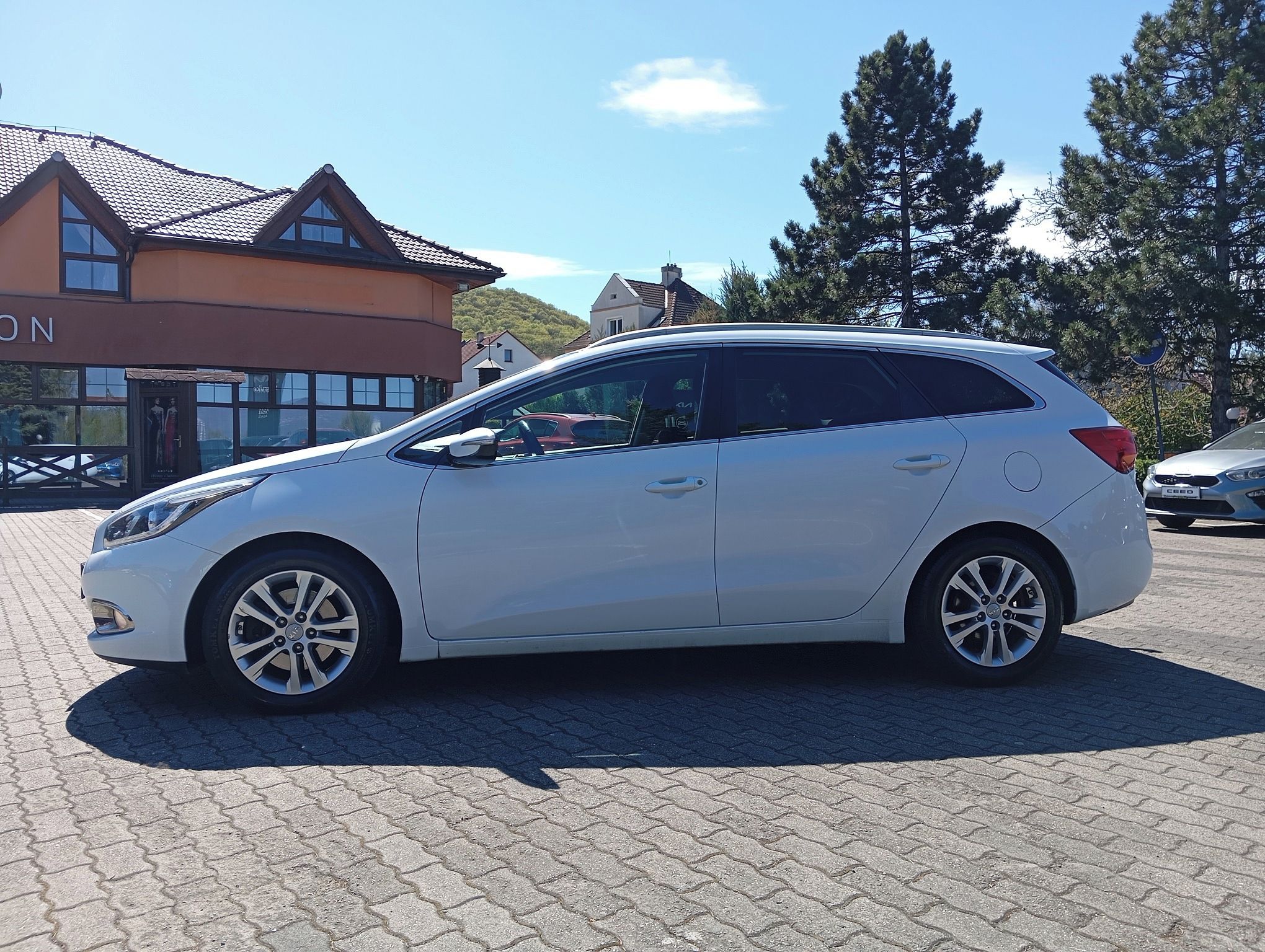 Kia Cee´d SW, 1.6 CRDi 94kW TOP 2015 - fotka 5