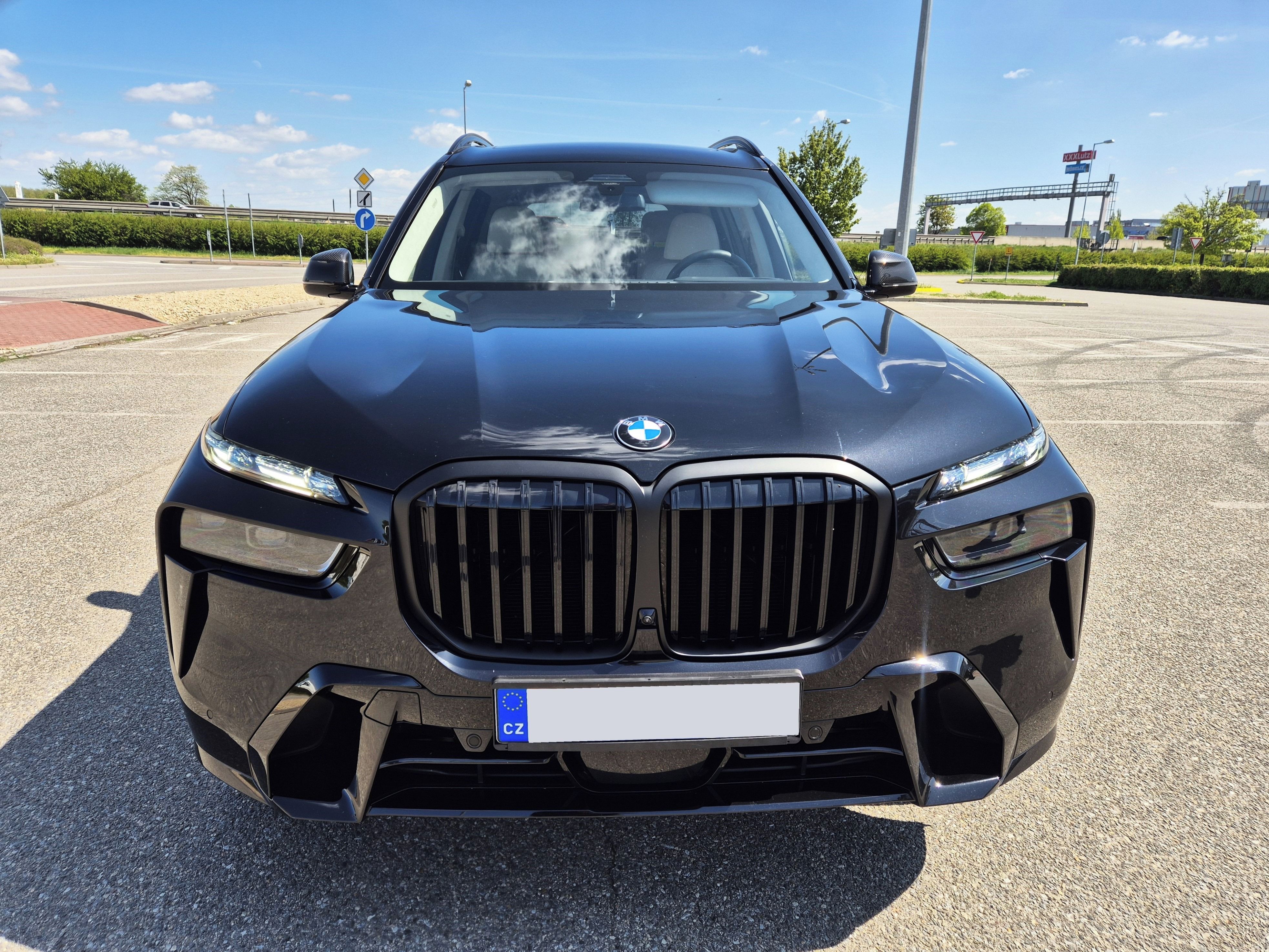 BMW X7, 4.0i 1.MAJ.ČR M PERFORMANCE - fotka 2