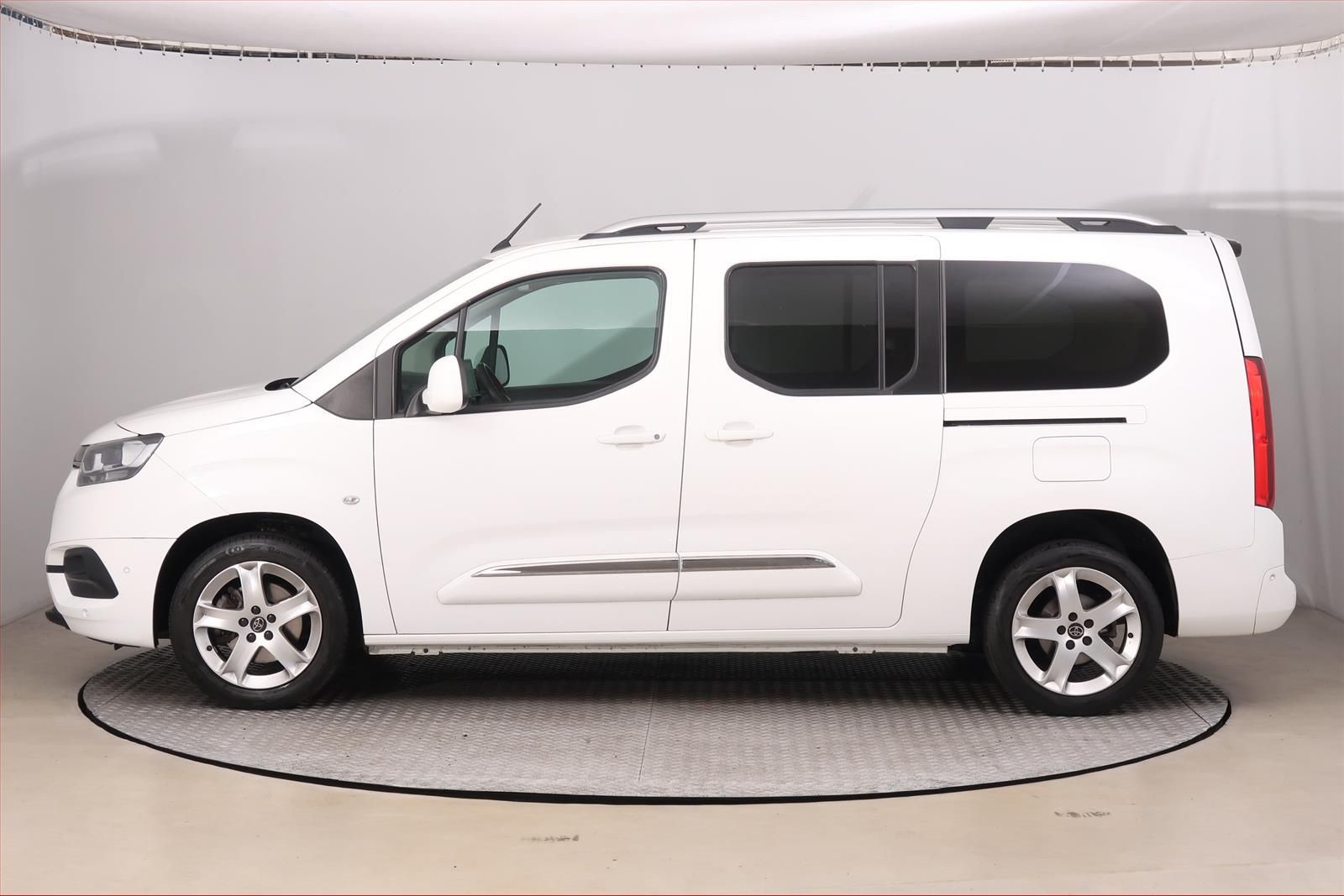 Toyota Proace City Verso, Maxi 1.5 D-4D, Family, 7Míst - fotka 3