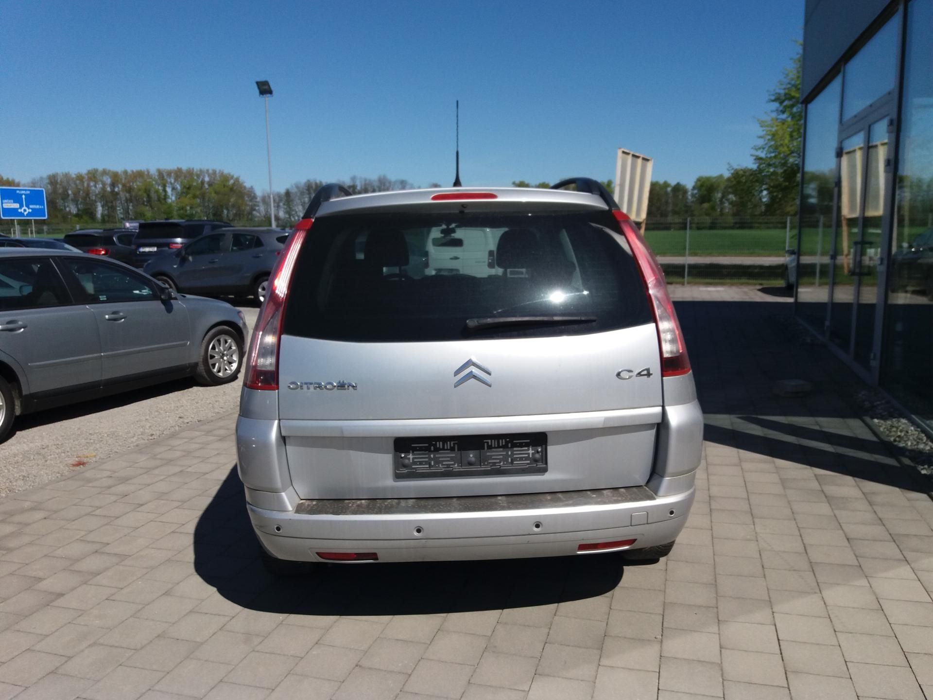 Citroën Grand C4 Picasso, 1.6 16V,7.MÍST,SERV.KNÍŽKA!! - fotka 5