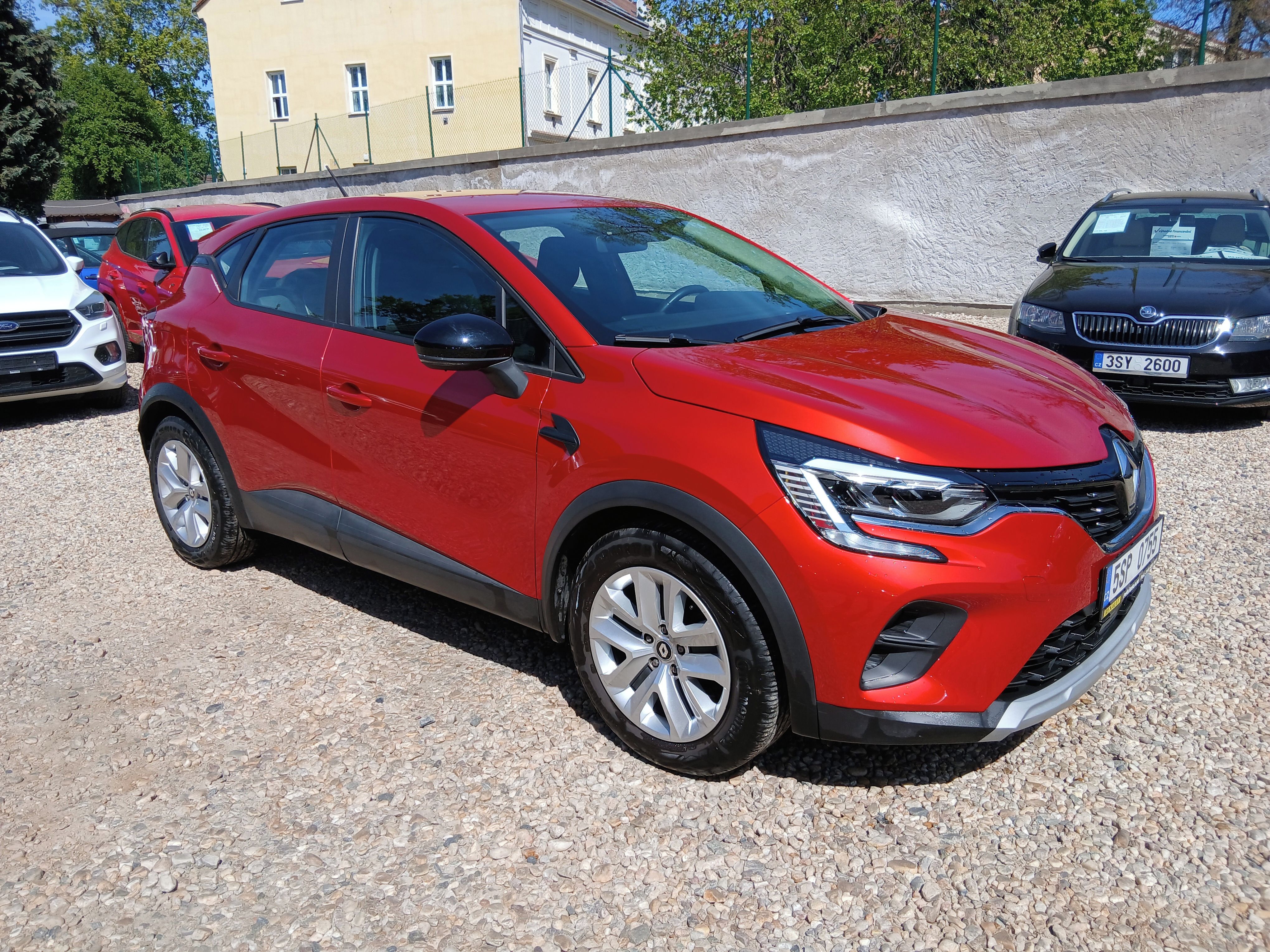 Renault Captur, 1.0i 67KW 1xMaj.ČR,Naj:40.550K - fotka 3