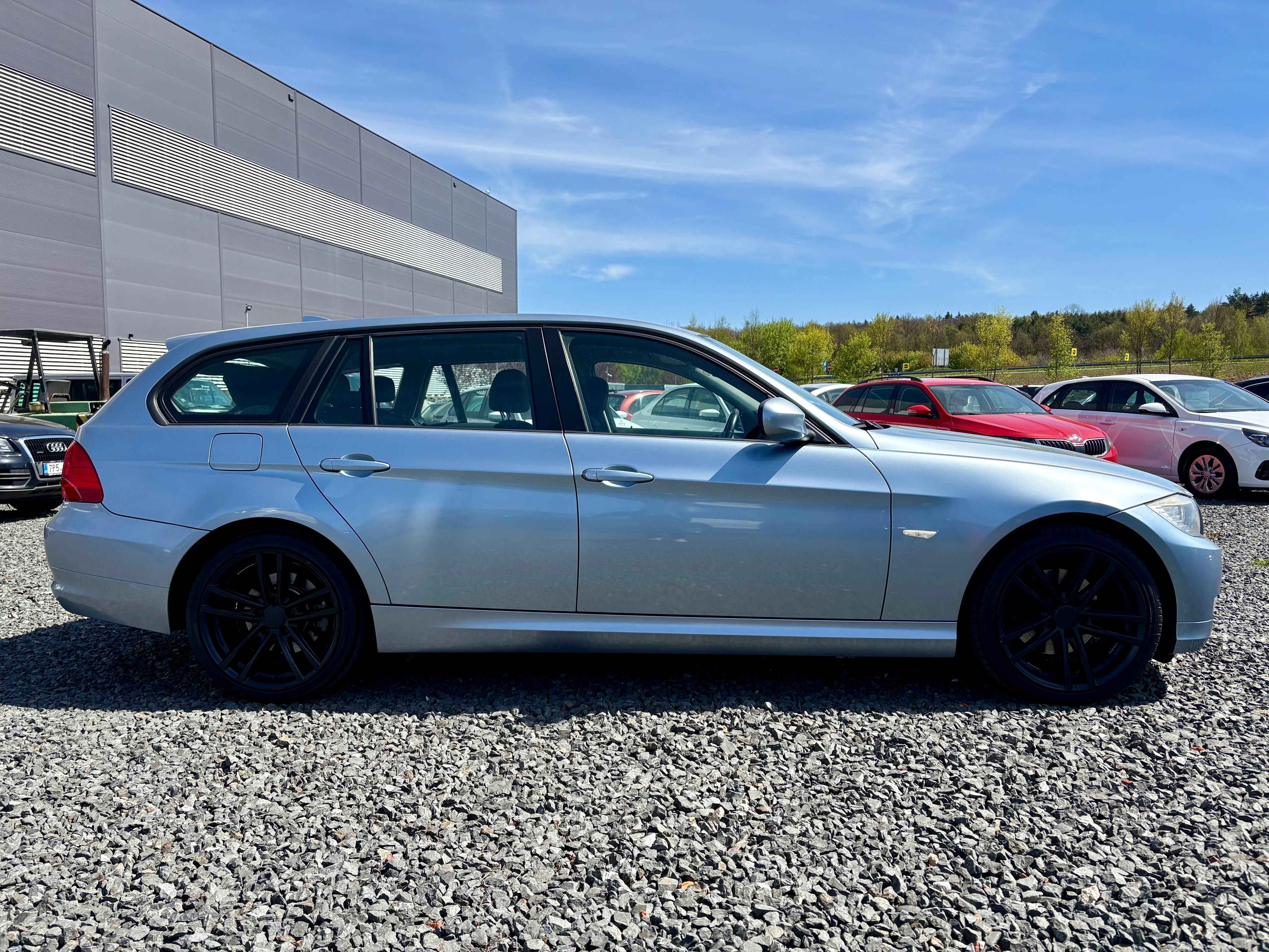 BMW Řada 3, 320i 125kw Pravidelný servis - fotka 4