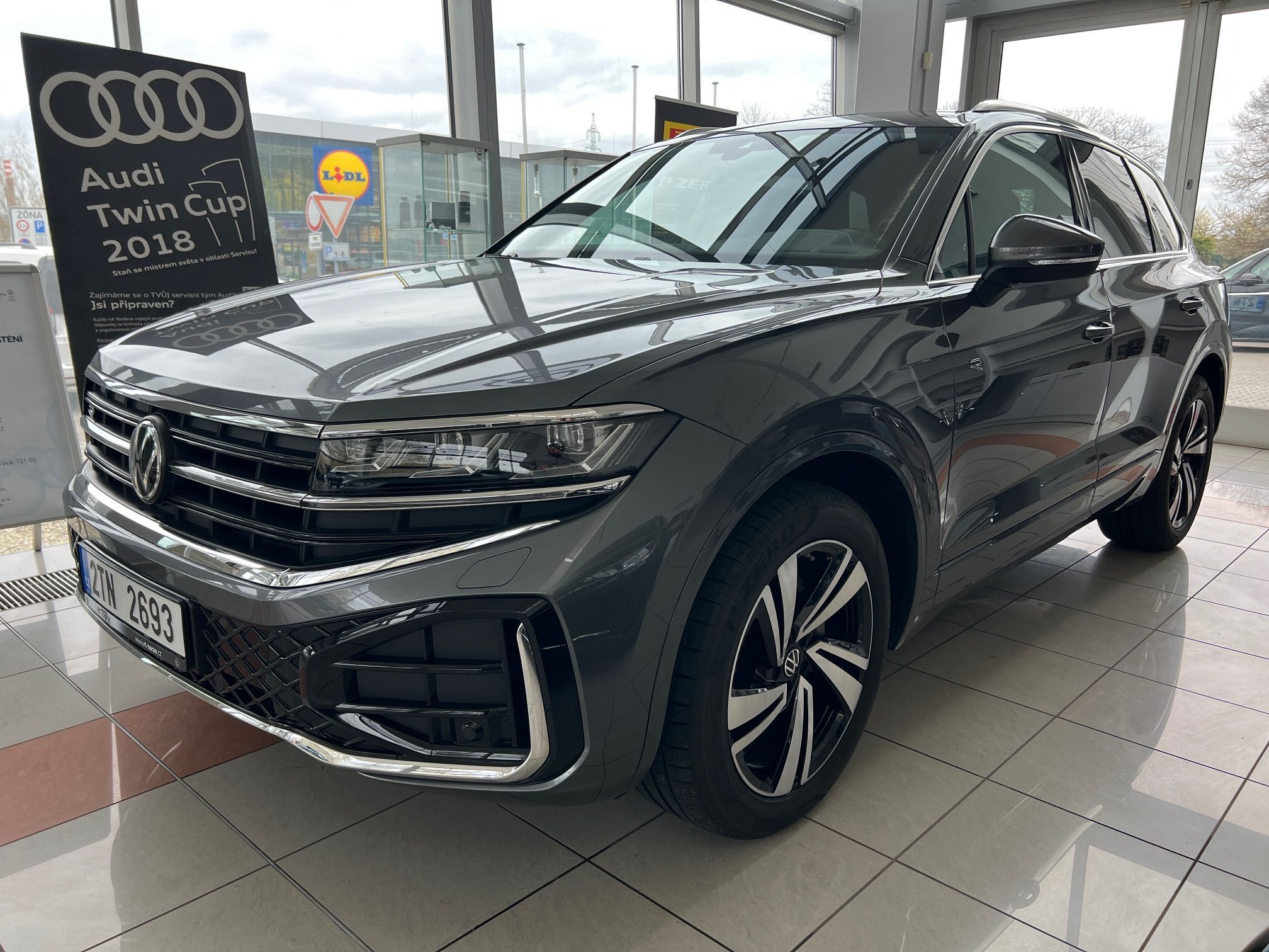 Volkswagen Touareg, R-line 3,0TDI 210kW