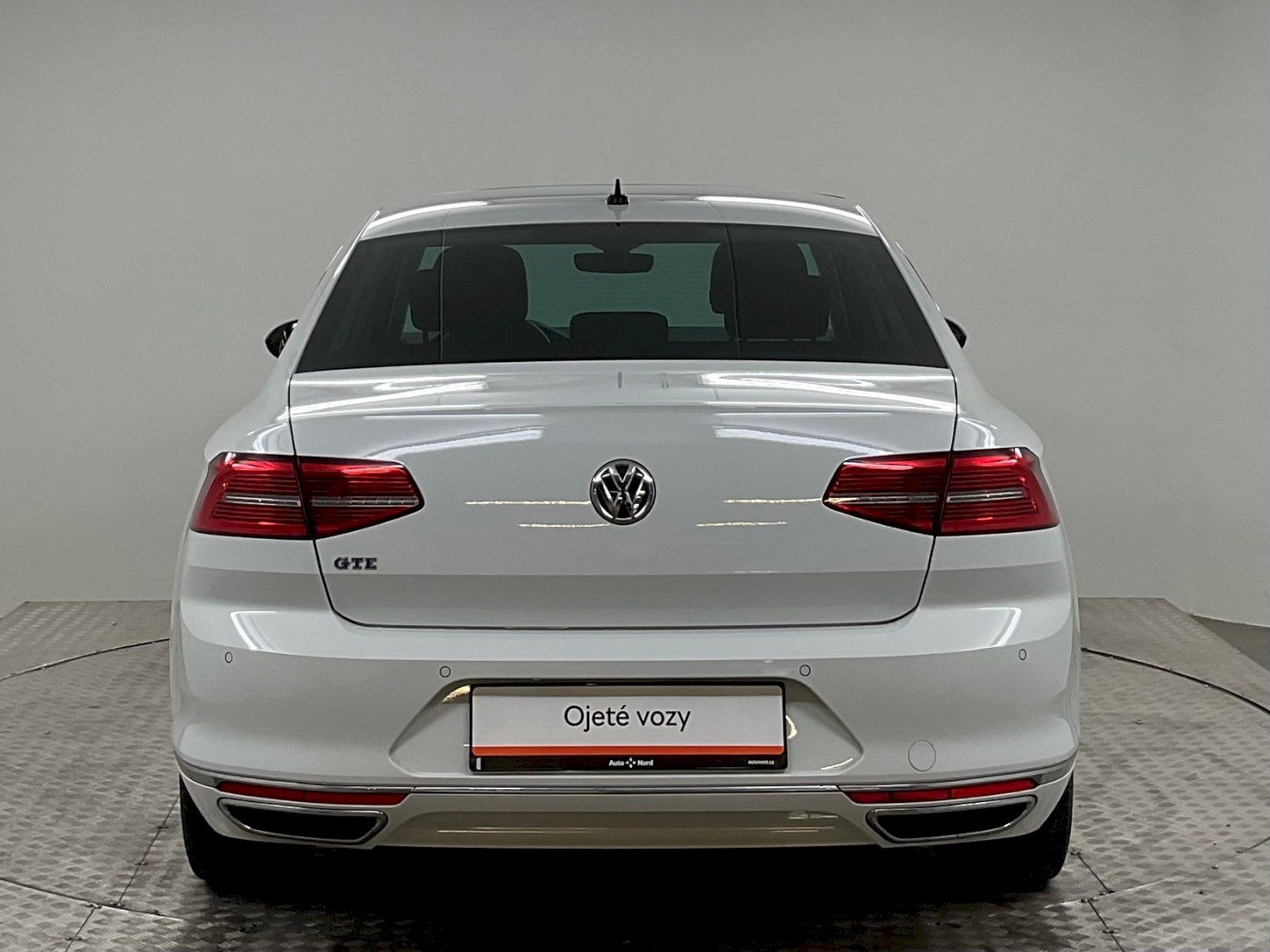 Volkswagen Passat, 1,4 TSI PLUG-IN-HYBRID 6DSG LI - fotka 6