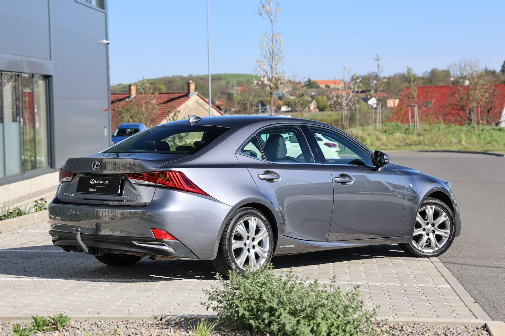 Lexus IS, 300h  2,5 HEV F SPORT - fotka 2
