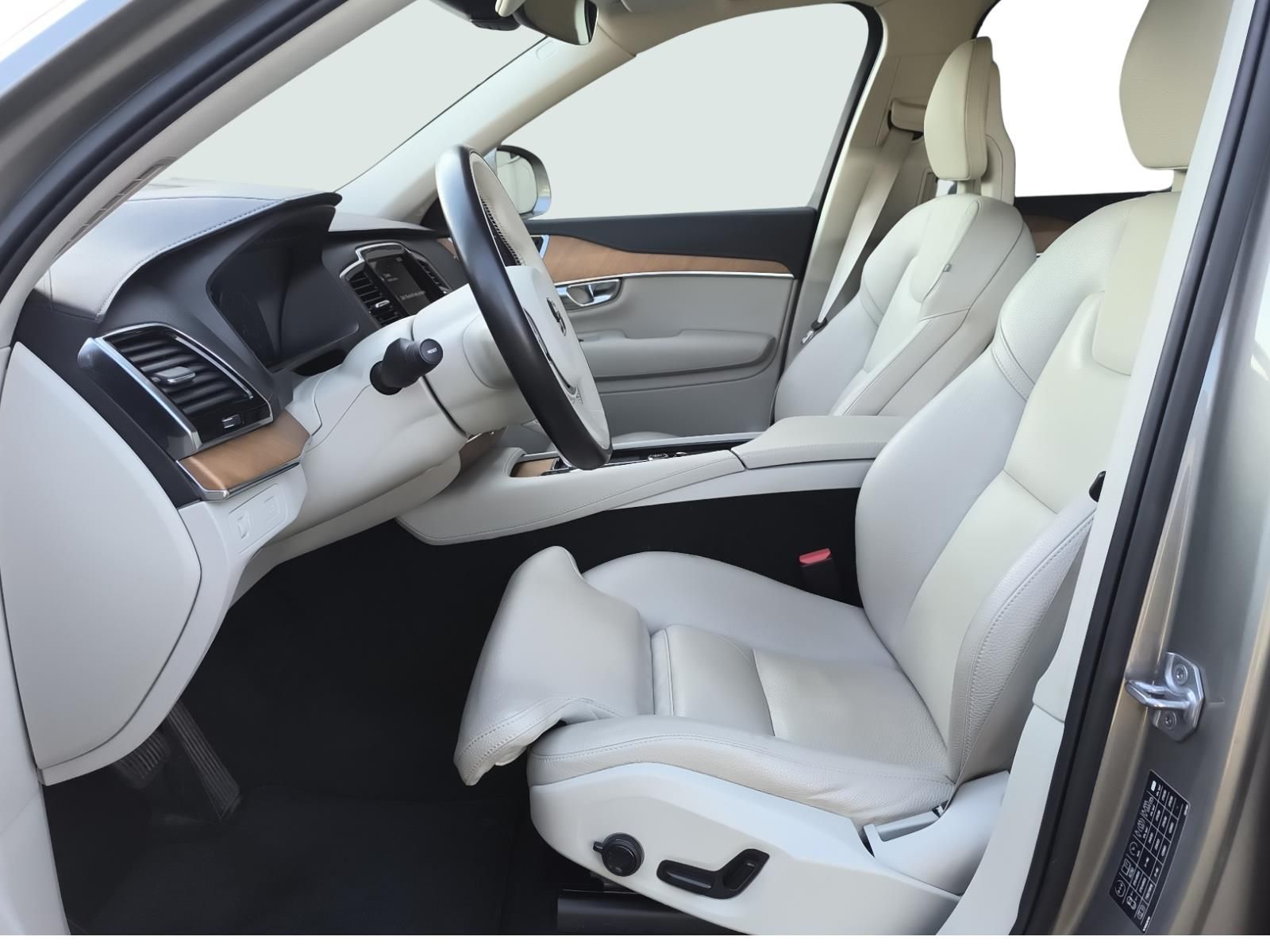 Volvo XC90, 2.0 D 7Míst - fotka 6