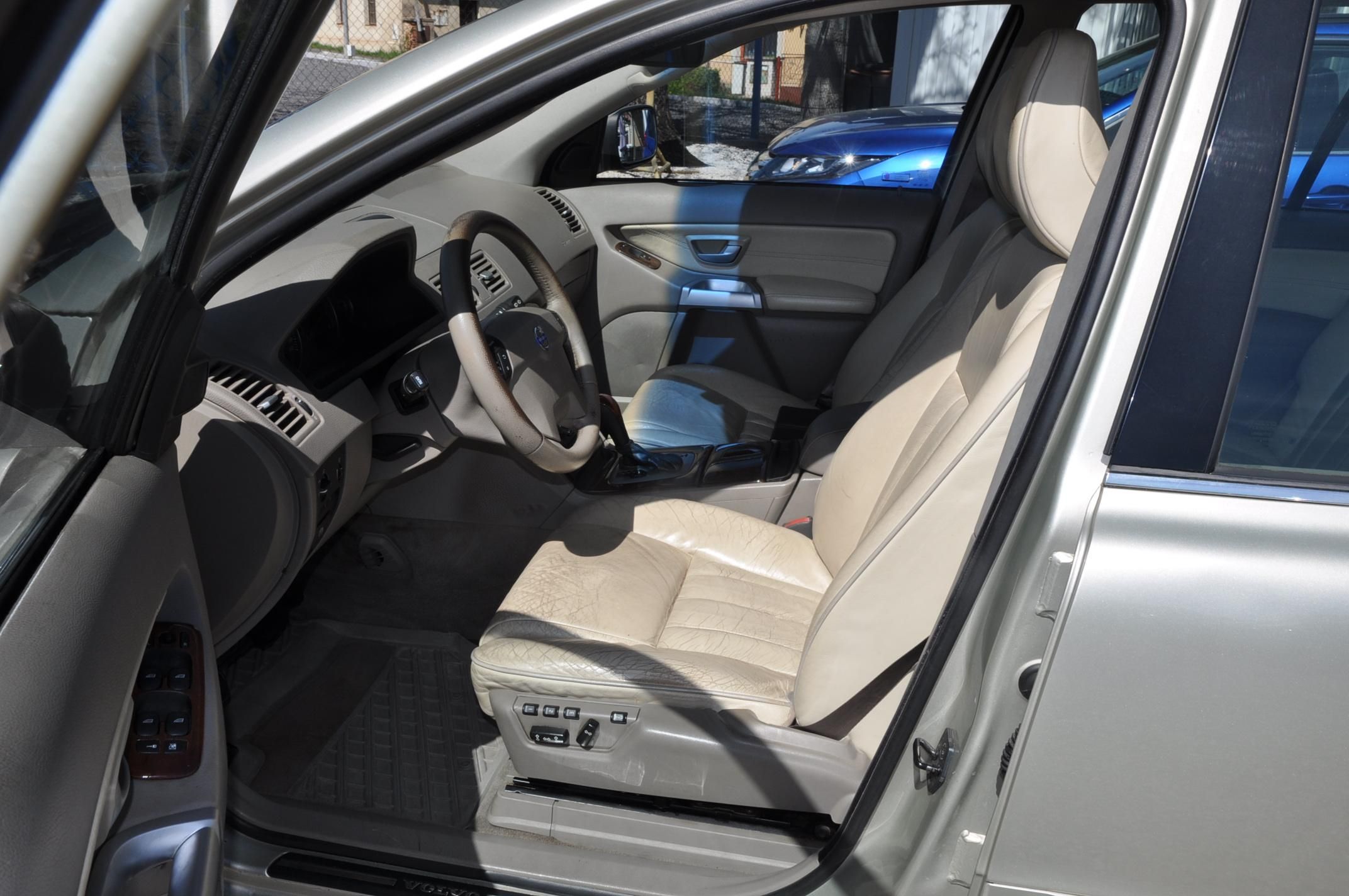 Volvo XC90, 4.4i V8 232kW 4x4 A/T - fotka 6